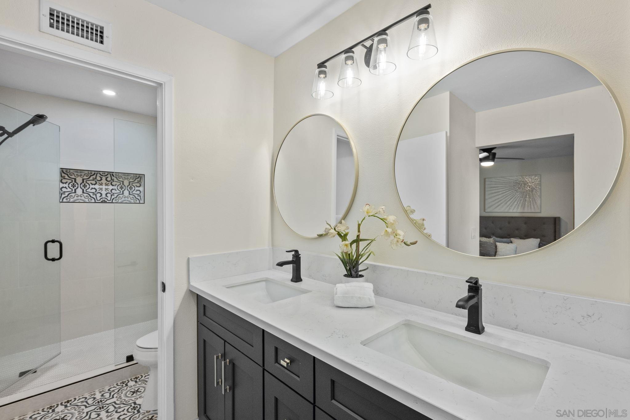 Detail Gallery Image 7 of 22 For 12540  Lomica Dr., San Diego,  CA 92128 - 3 Beds | 2 Baths