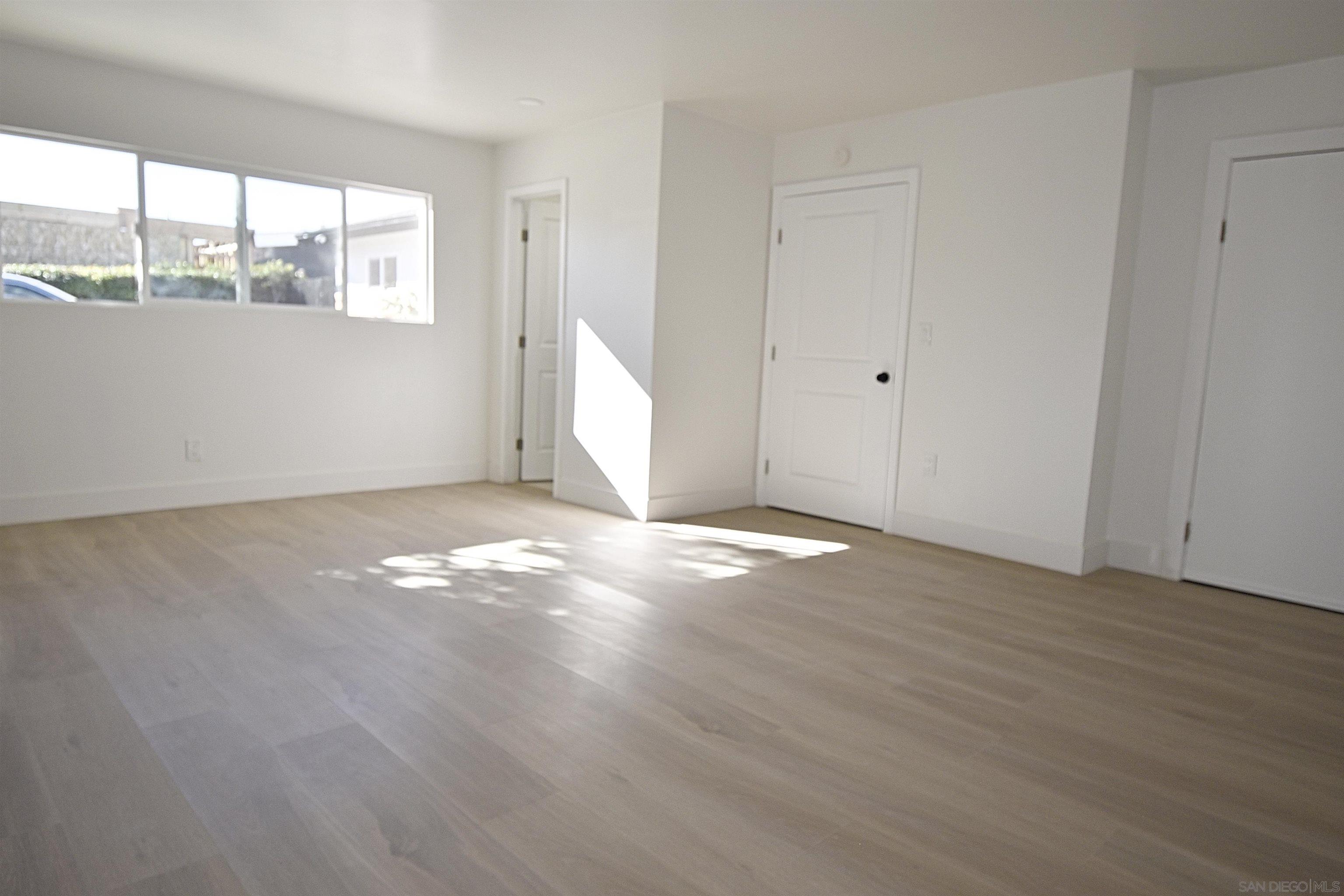 Detail Gallery Image 14 of 44 For 4646  Coconino Way, San Diego,  CA 92117 - 4 Beds | 3 Baths