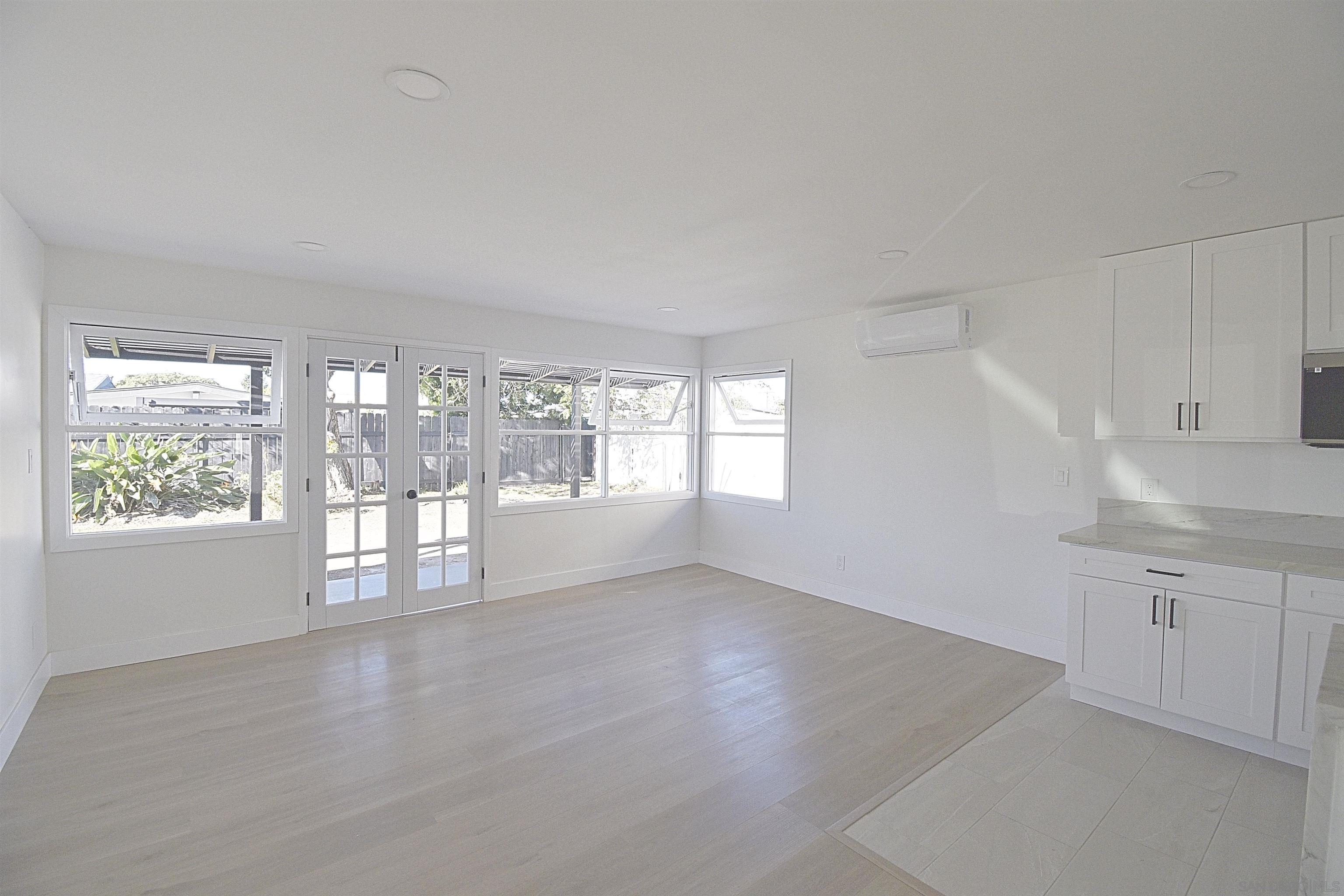 Detail Gallery Image 6 of 44 For 4646  Coconino Way, San Diego,  CA 92117 - 4 Beds | 3 Baths