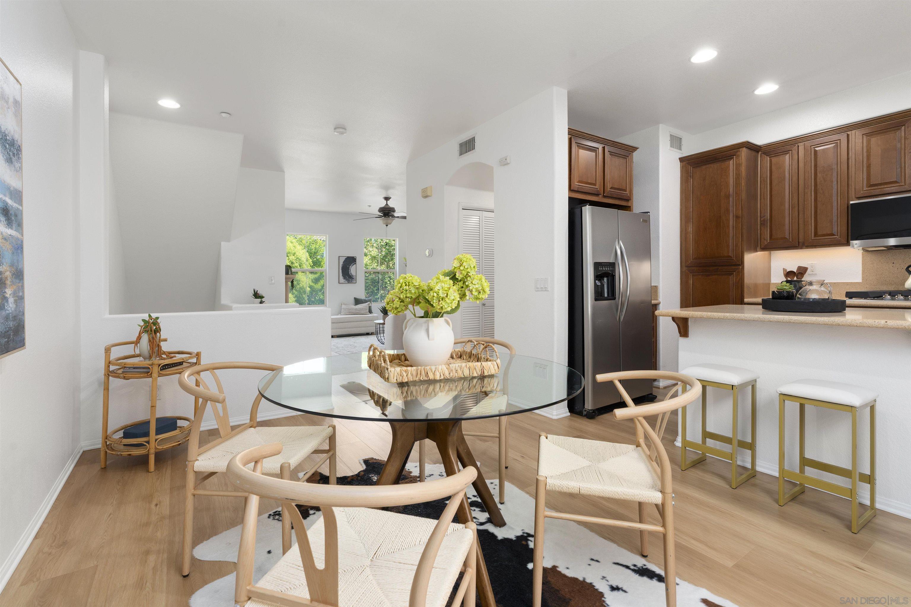 Detail Gallery Image 13 of 57 For 2517  Escala Circle, San Diego,  CA 92108 - 3 Beds | 2/1 Baths