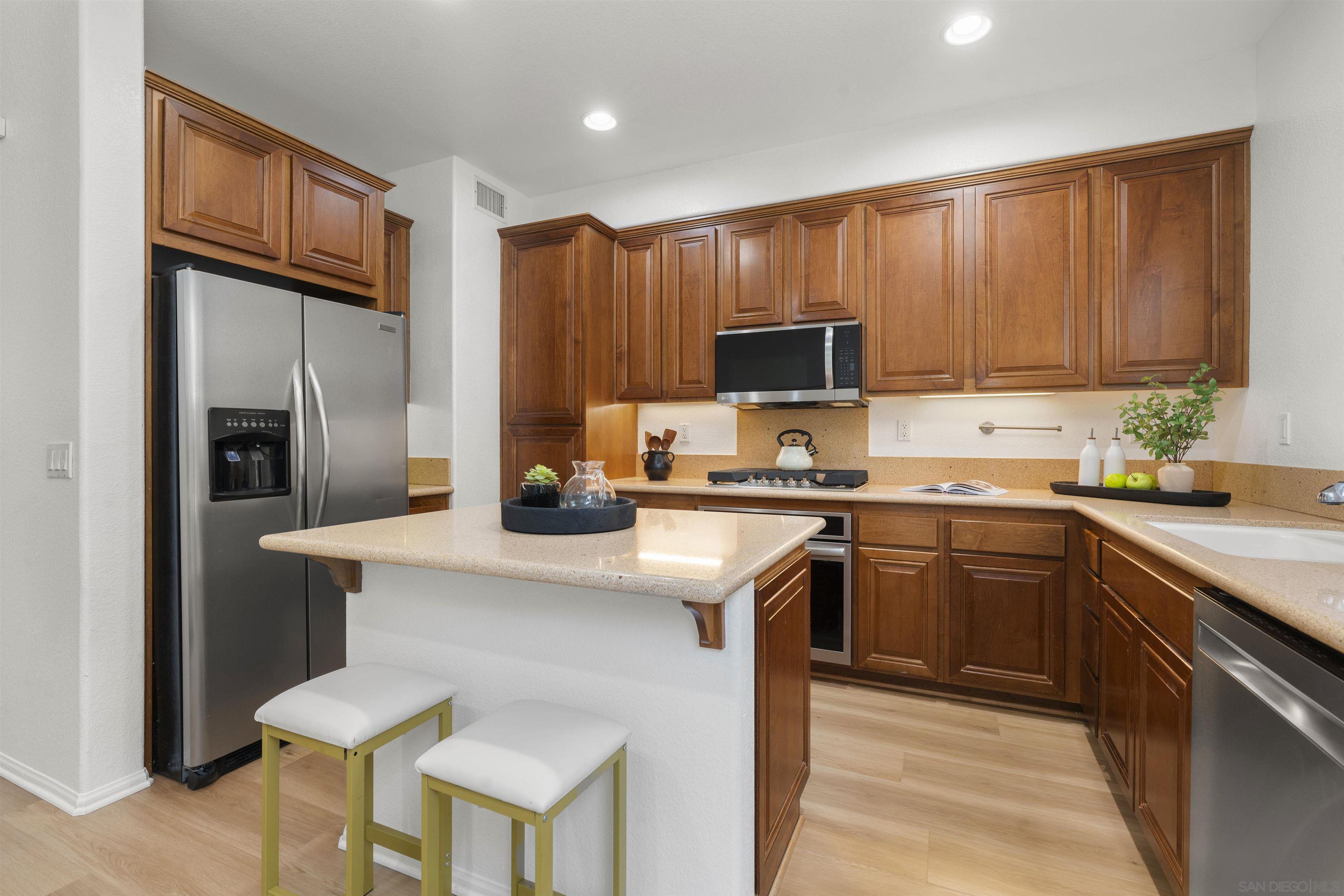 Detail Gallery Image 16 of 57 For 2517  Escala Circle, San Diego,  CA 92108 - 3 Beds | 2/1 Baths