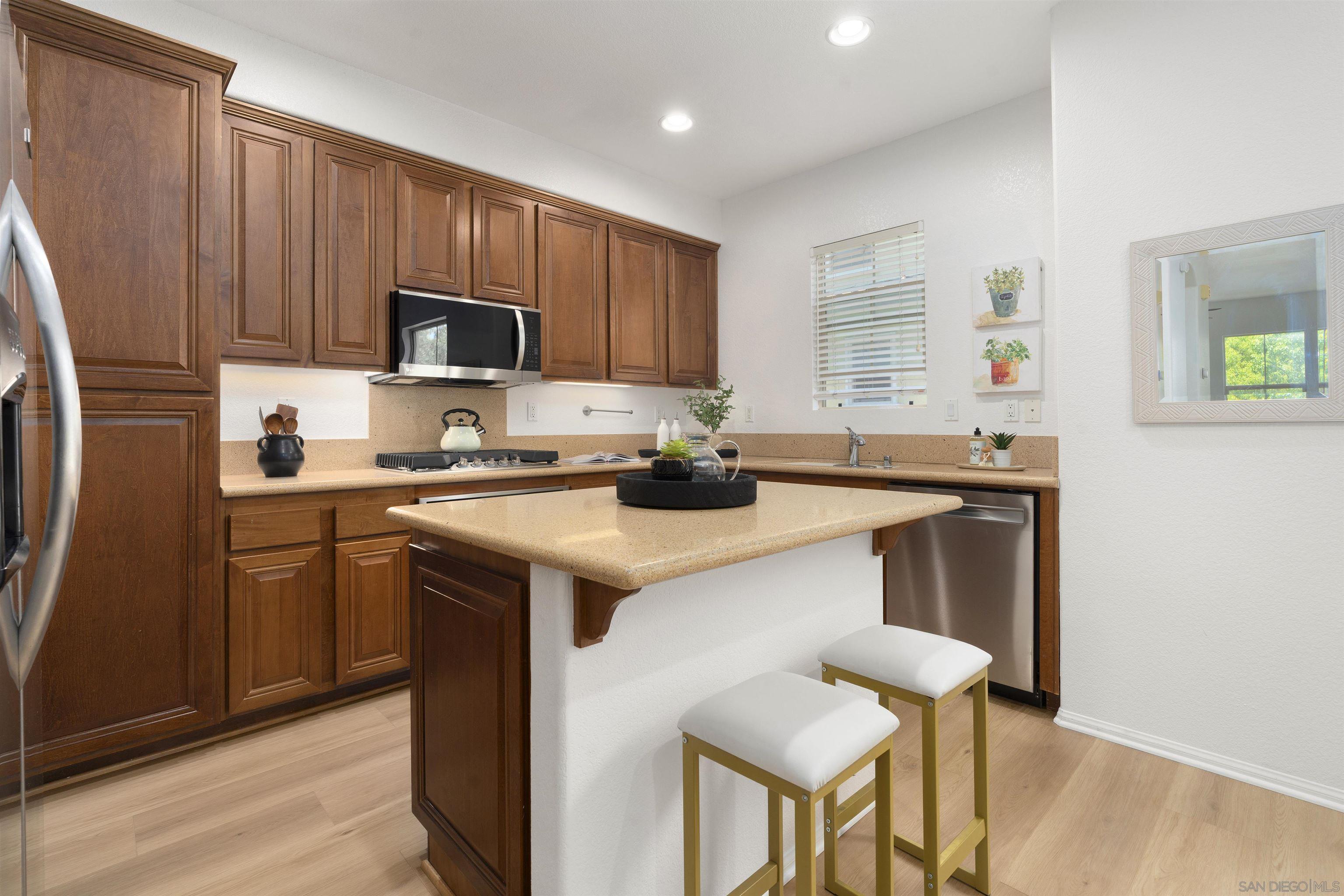 Detail Gallery Image 18 of 57 For 2517  Escala Circle, San Diego,  CA 92108 - 3 Beds | 2/1 Baths