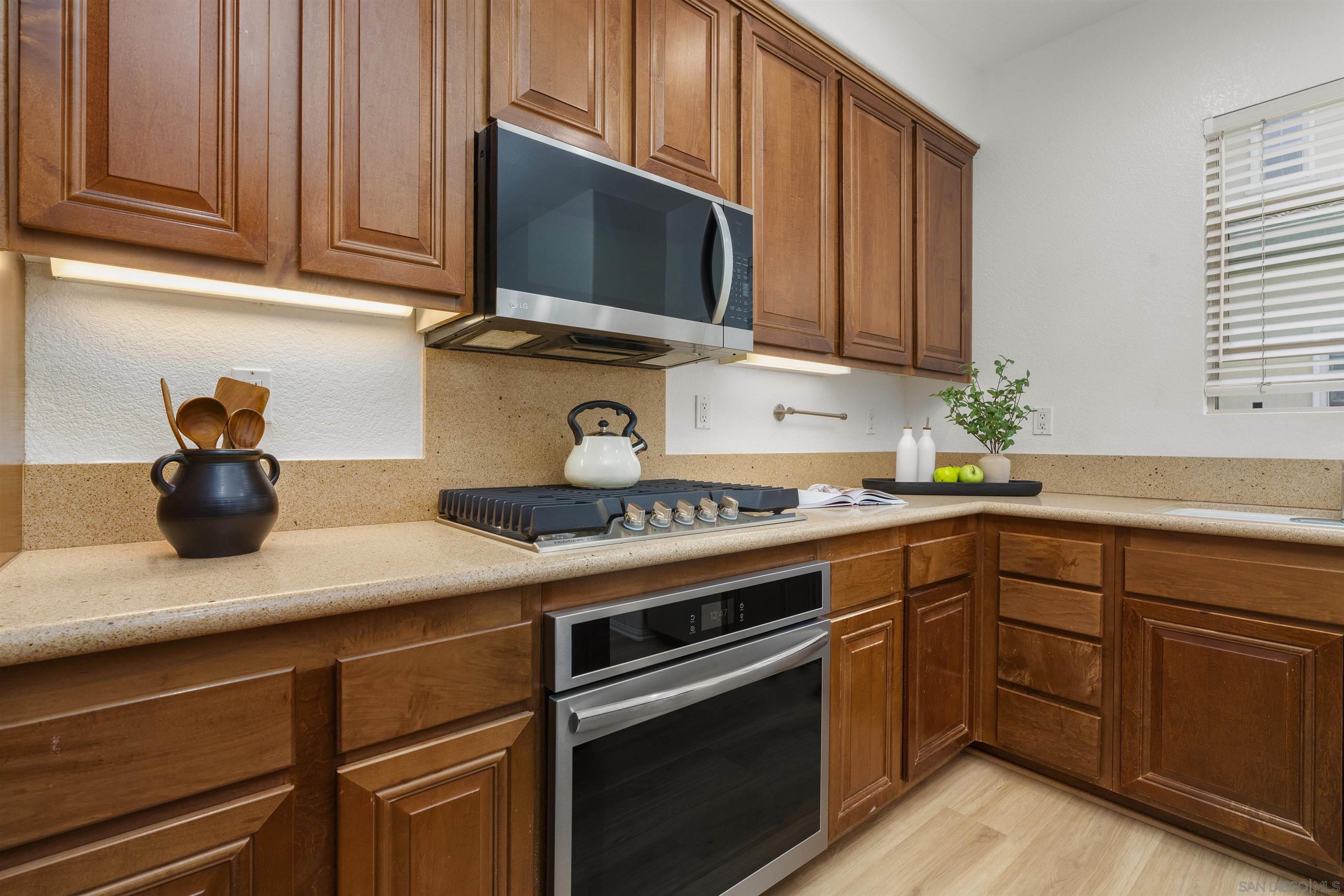 Detail Gallery Image 20 of 57 For 2517  Escala Circle, San Diego,  CA 92108 - 3 Beds | 2/1 Baths