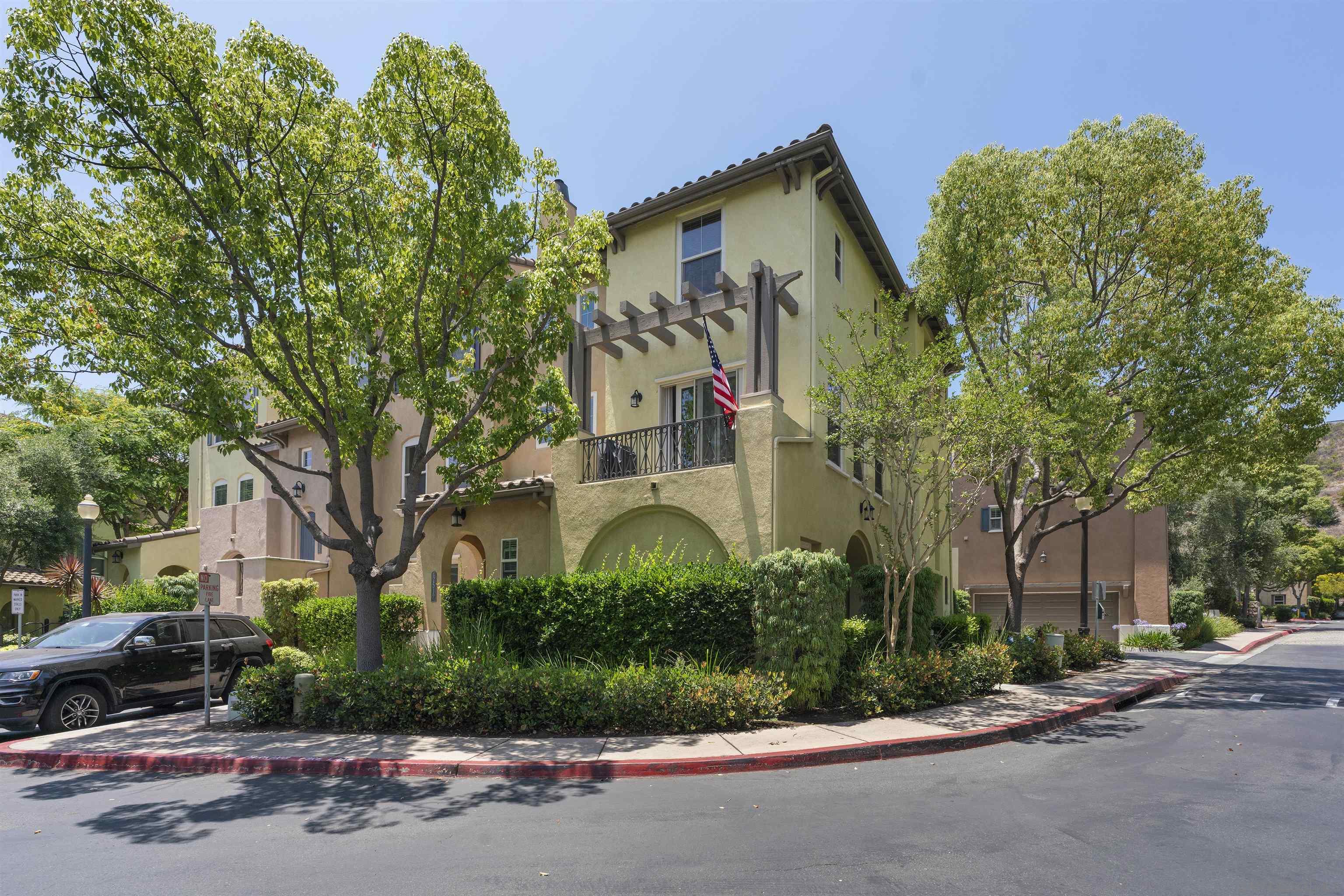 Detail Gallery Image 3 of 57 For 2517  Escala Circle, San Diego,  CA 92108 - 3 Beds | 2/1 Baths