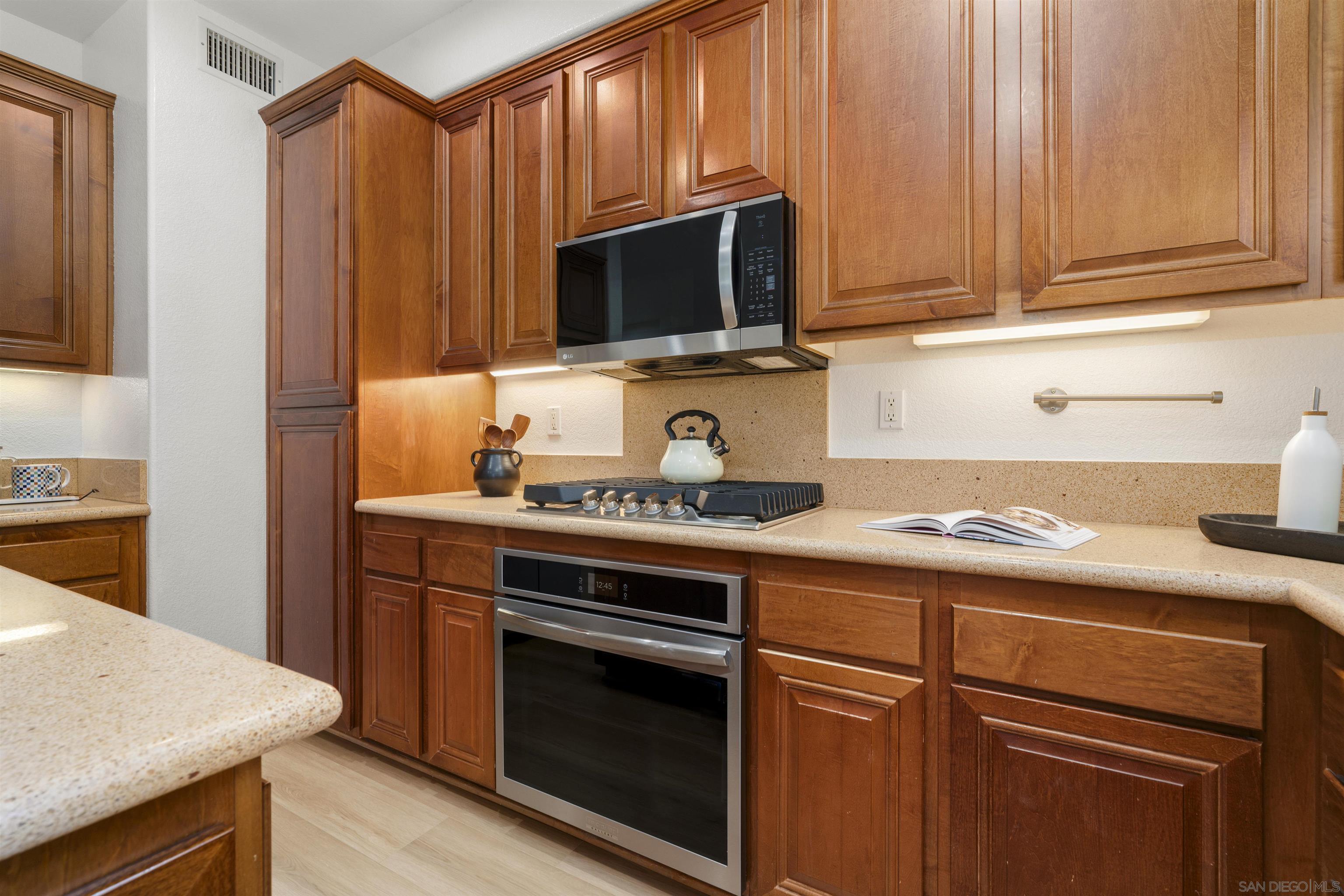 Detail Gallery Image 21 of 57 For 2517  Escala Circle, San Diego,  CA 92108 - 3 Beds | 2/1 Baths