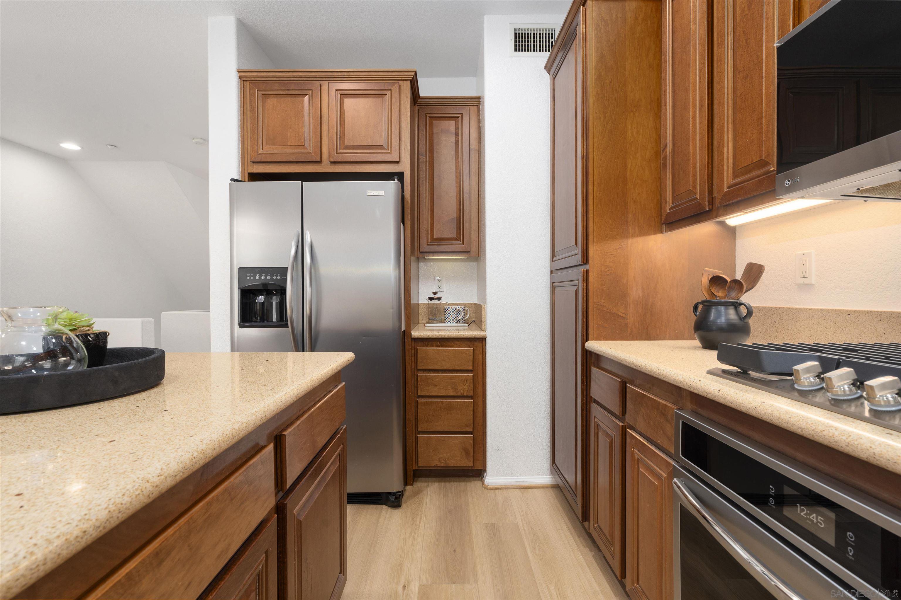 Detail Gallery Image 23 of 57 For 2517  Escala Circle, San Diego,  CA 92108 - 3 Beds | 2/1 Baths