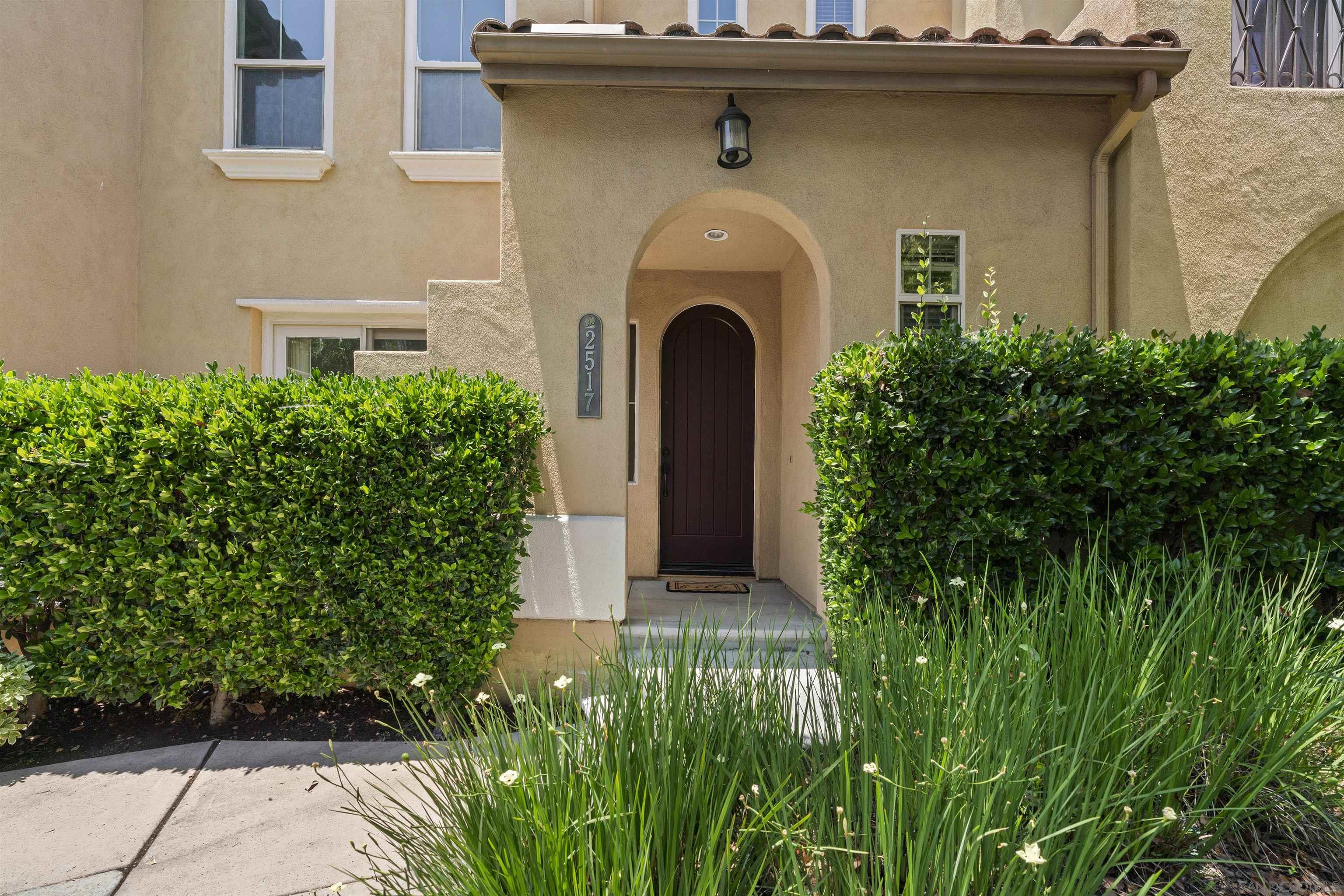 Detail Gallery Image 4 of 57 For 2517  Escala Circle, San Diego,  CA 92108 - 3 Beds | 2/1 Baths