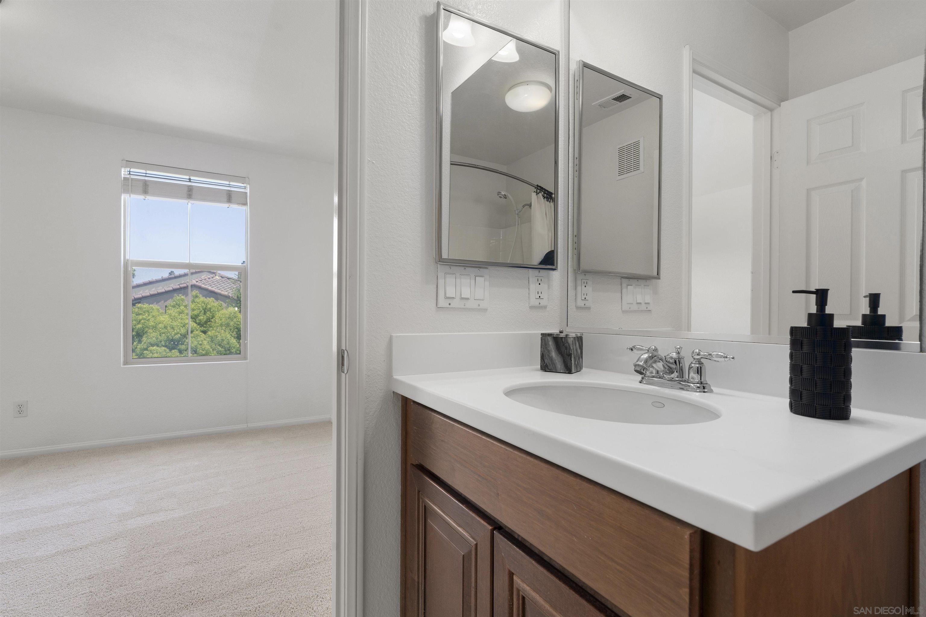 Detail Gallery Image 37 of 57 For 2517  Escala Circle, San Diego,  CA 92108 - 3 Beds | 2/1 Baths