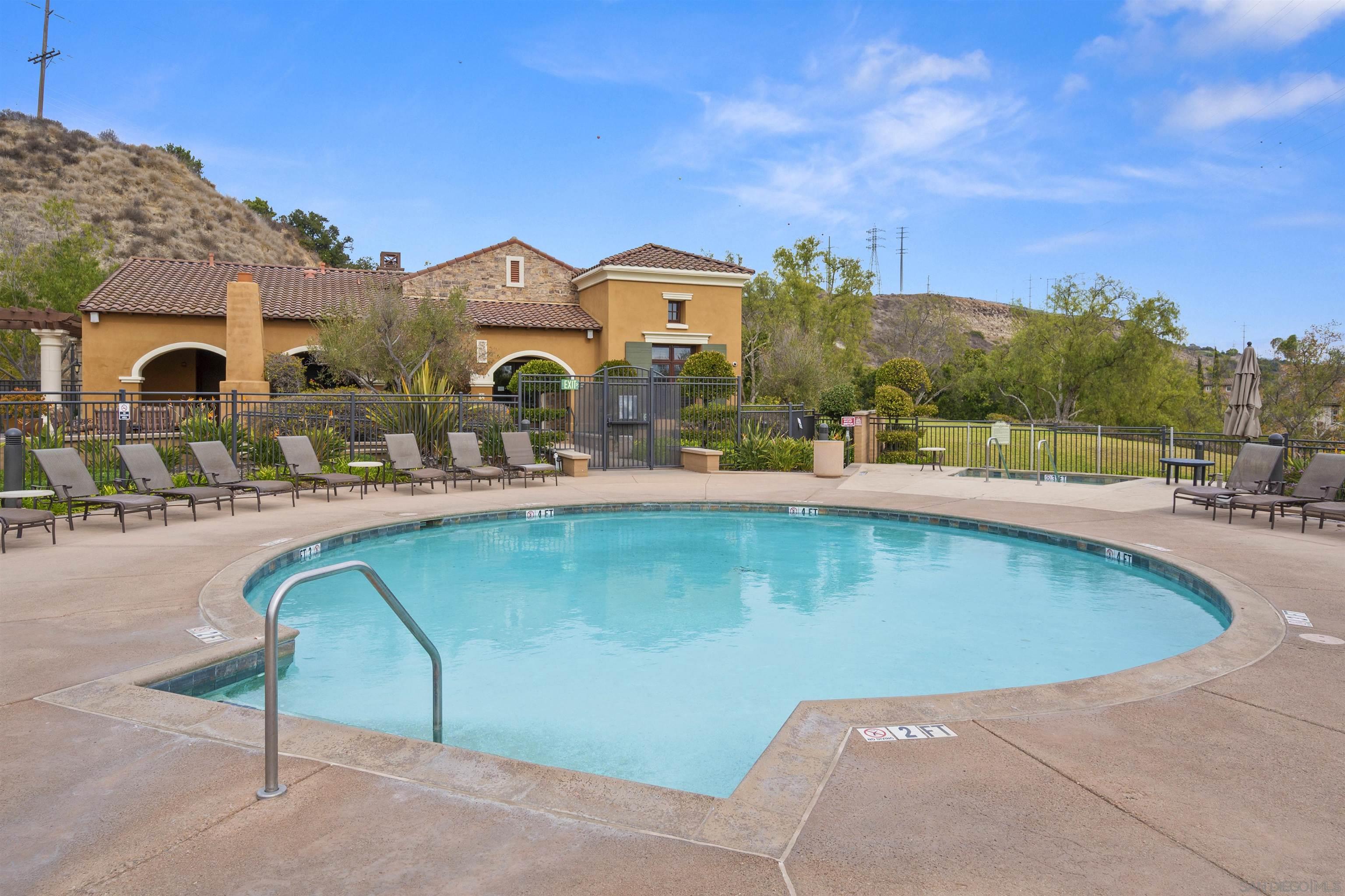 Detail Gallery Image 44 of 57 For 2517  Escala Circle, San Diego,  CA 92108 - 3 Beds | 2/1 Baths