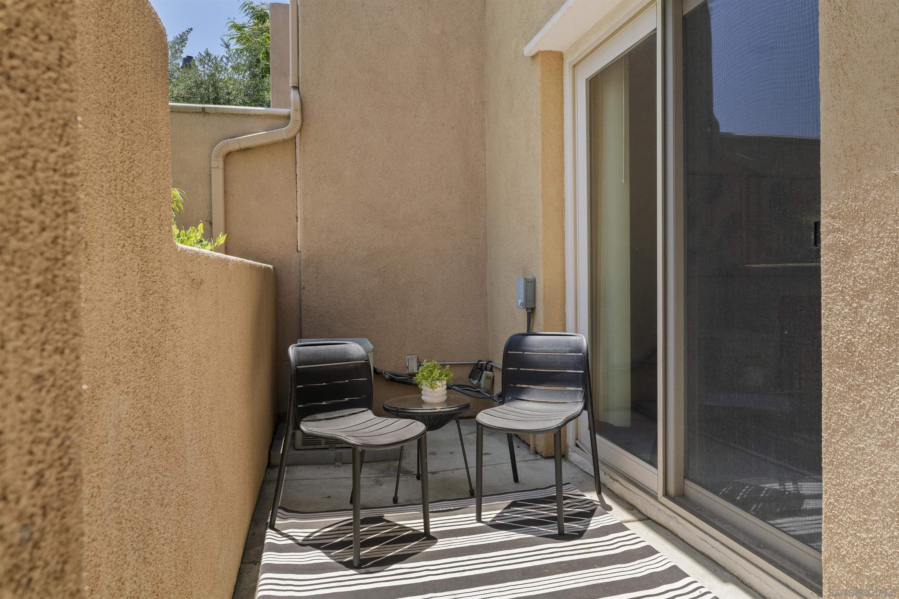 Detail Gallery Image 8 of 57 For 2517  Escala Circle, San Diego,  CA 92108 - 3 Beds | 2/1 Baths