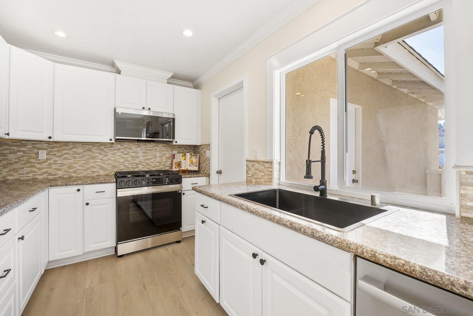 Detail Gallery Image 7 of 21 For 11378  Ajanta Ct, San Diego,  CA 92129 - 4 Beds | 2 Baths