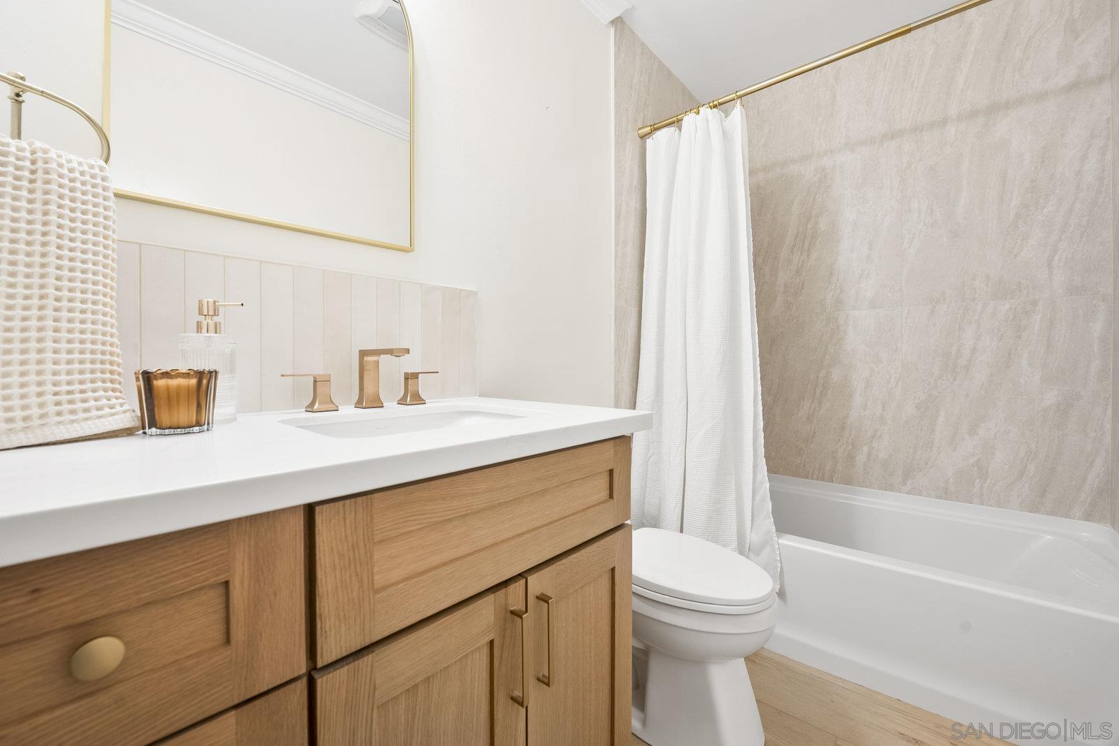 Detail Gallery Image 12 of 21 For 11378  Ajanta Ct, San Diego,  CA 92129 - 4 Beds | 2 Baths