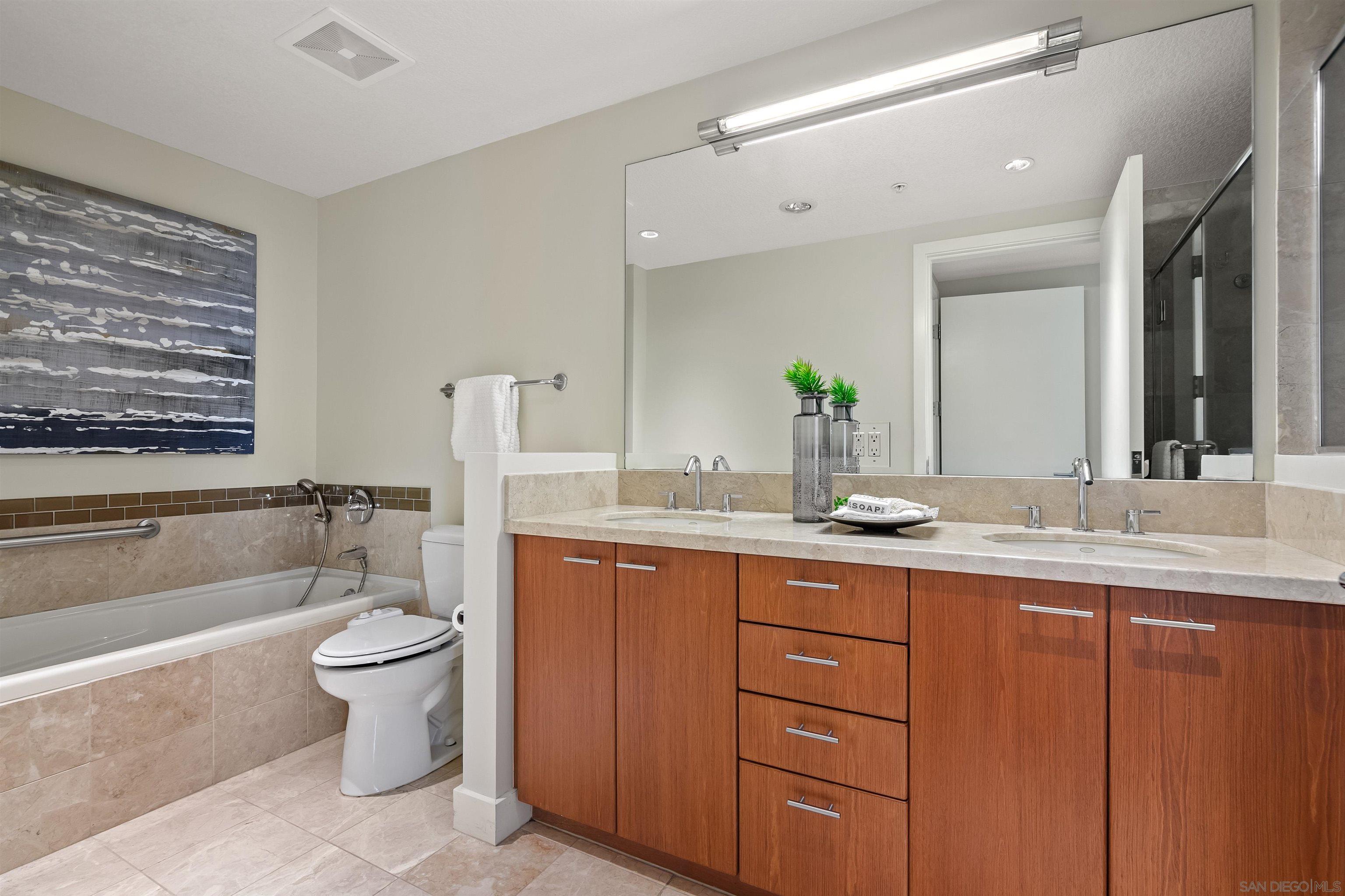 Detail Gallery Image 22 of 46 For 1205  Pacific Hwy  #2002,  San Diego,  CA 92101 - 2 Beds | 2 Baths