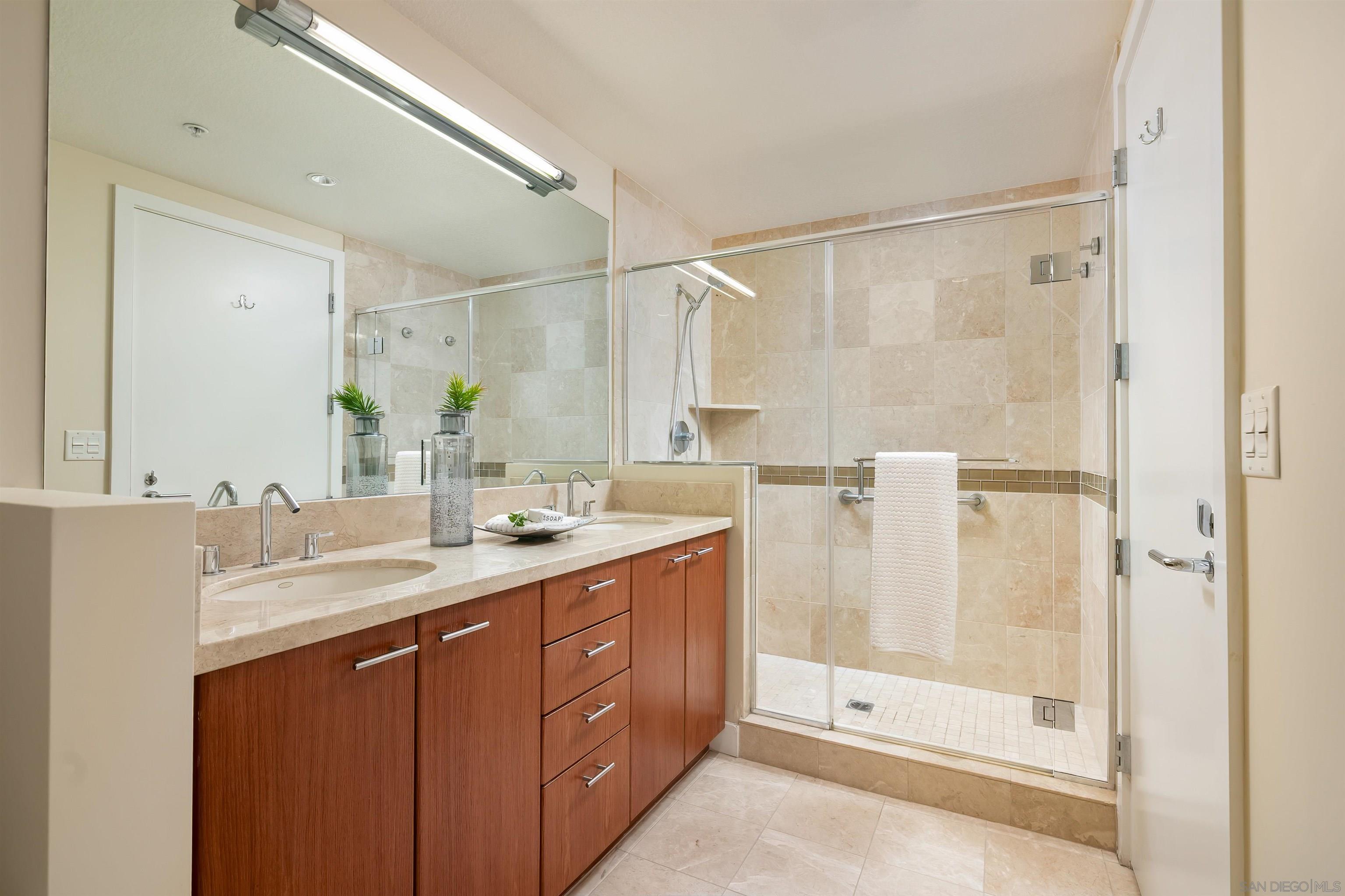 Detail Gallery Image 23 of 46 For 1205  Pacific Hwy  #2002,  San Diego,  CA 92101 - 2 Beds | 2 Baths