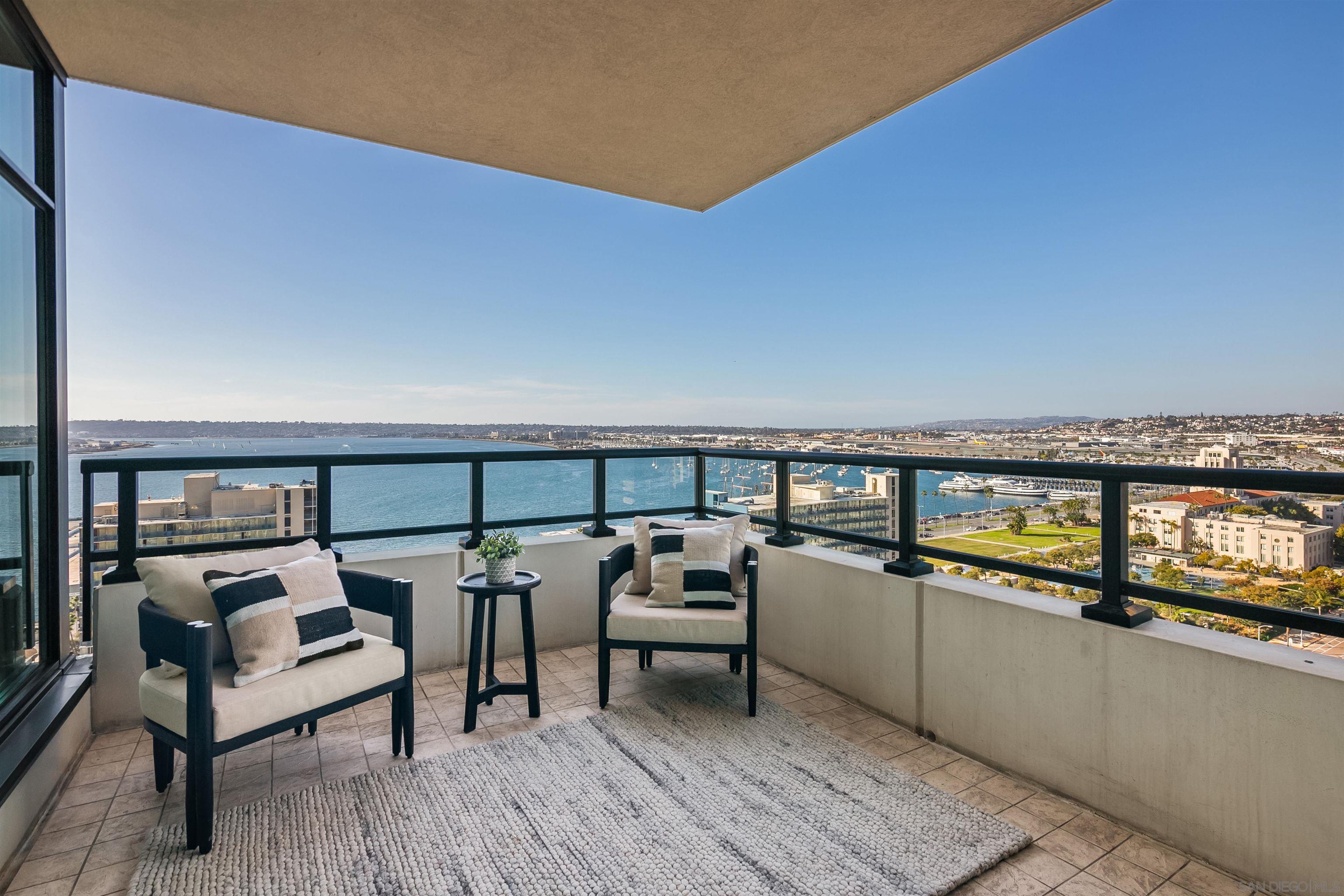 Detail Gallery Image 4 of 46 For 1205  Pacific Hwy  #2002,  San Diego,  CA 92101 - 2 Beds | 2 Baths