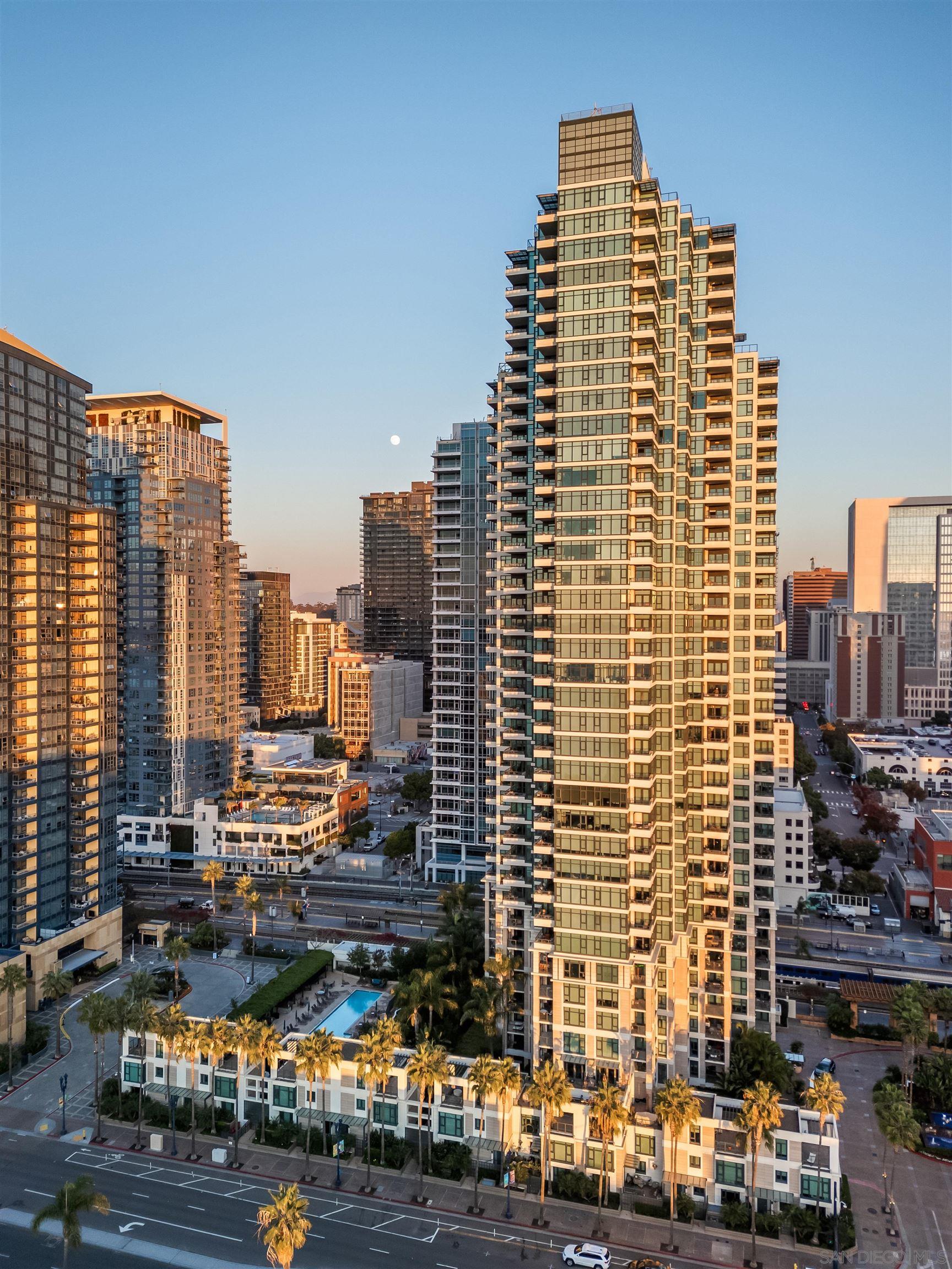 Detail Gallery Image 46 of 46 For 1205  Pacific Hwy  #2002,  San Diego,  CA 92101 - 2 Beds | 2 Baths