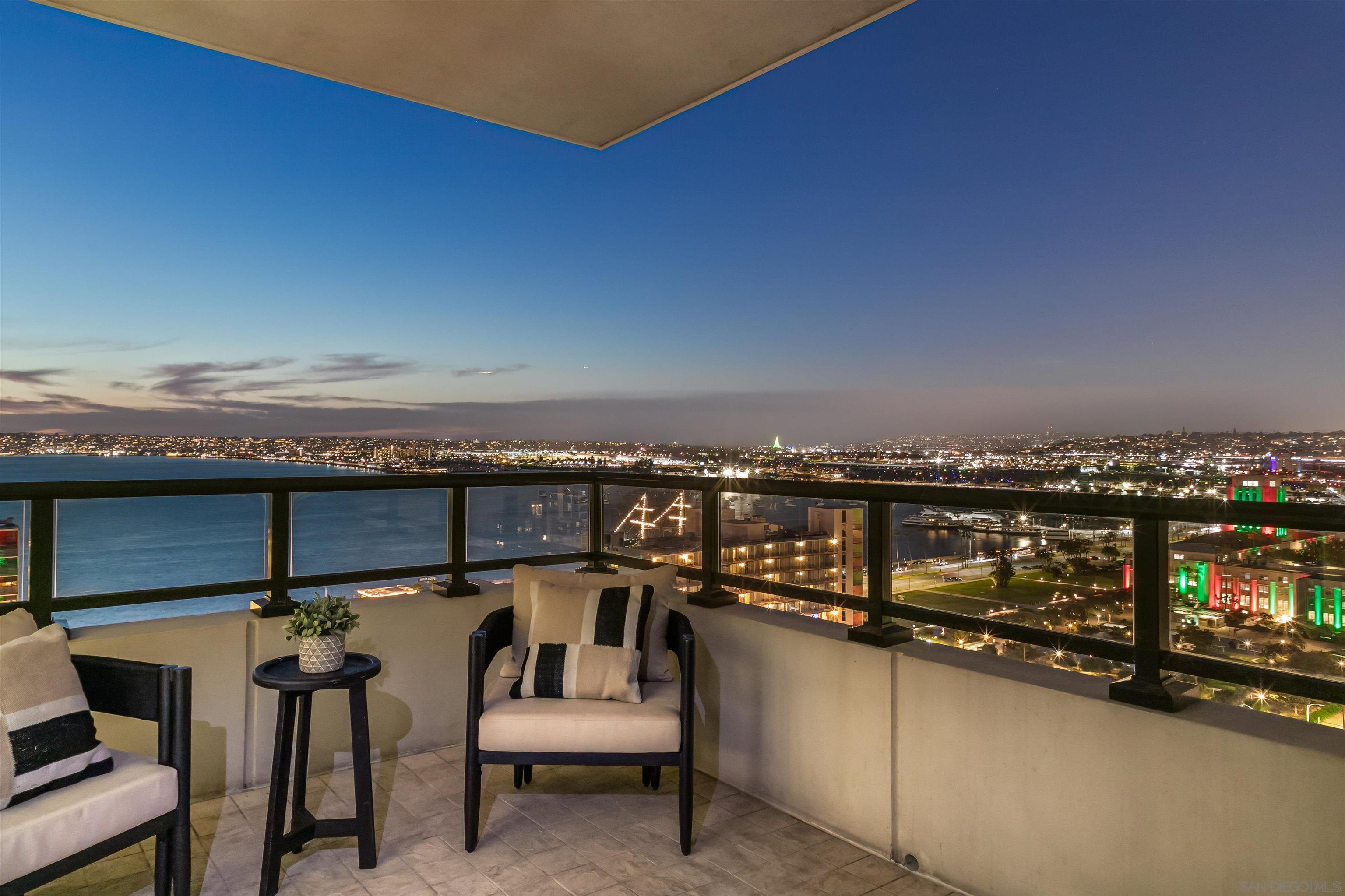 Detail Gallery Image 6 of 46 For 1205  Pacific Hwy  #2002,  San Diego,  CA 92101 - 2 Beds | 2 Baths