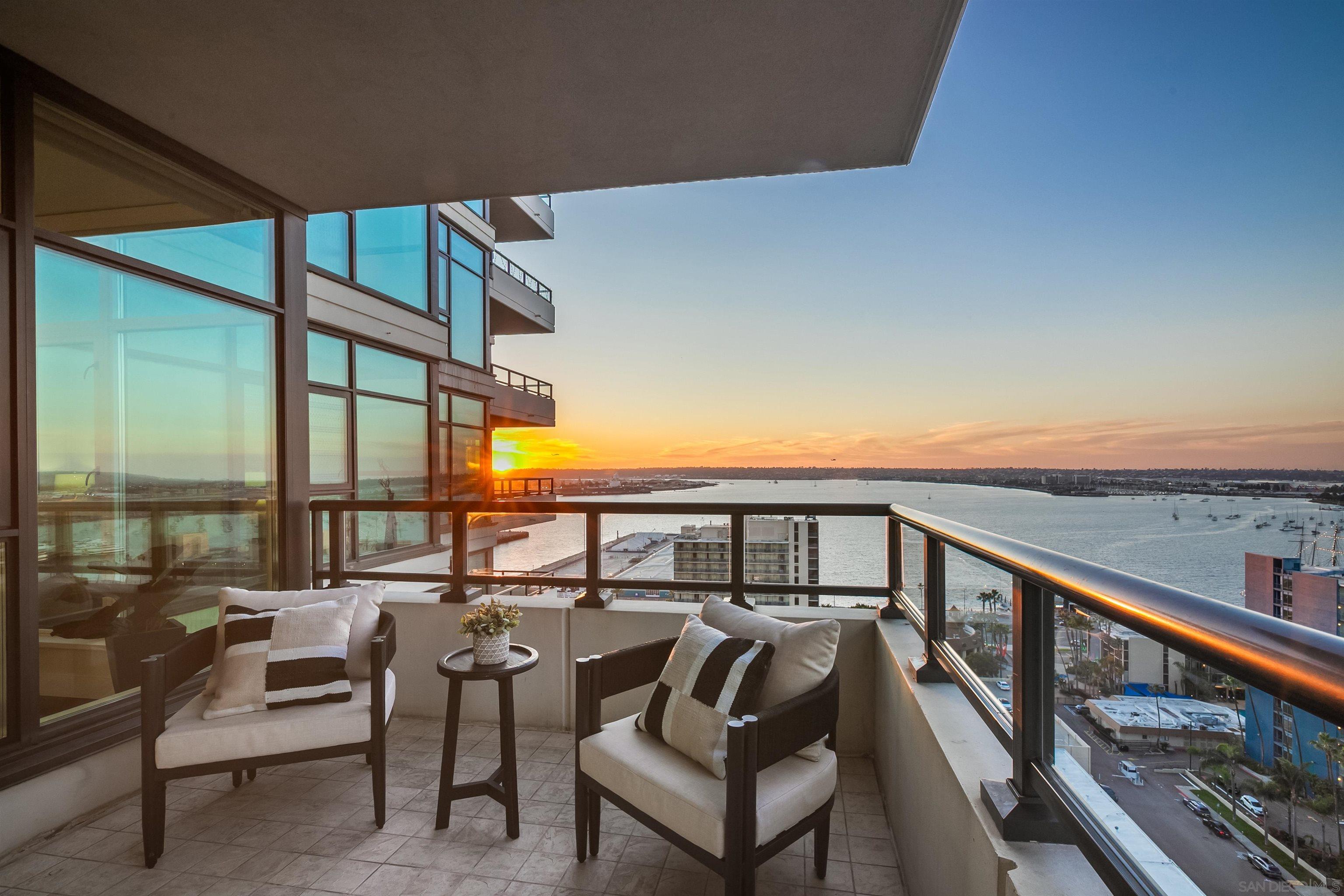 Detail Gallery Image 7 of 46 For 1205  Pacific Hwy  #2002,  San Diego,  CA 92101 - 2 Beds | 2 Baths