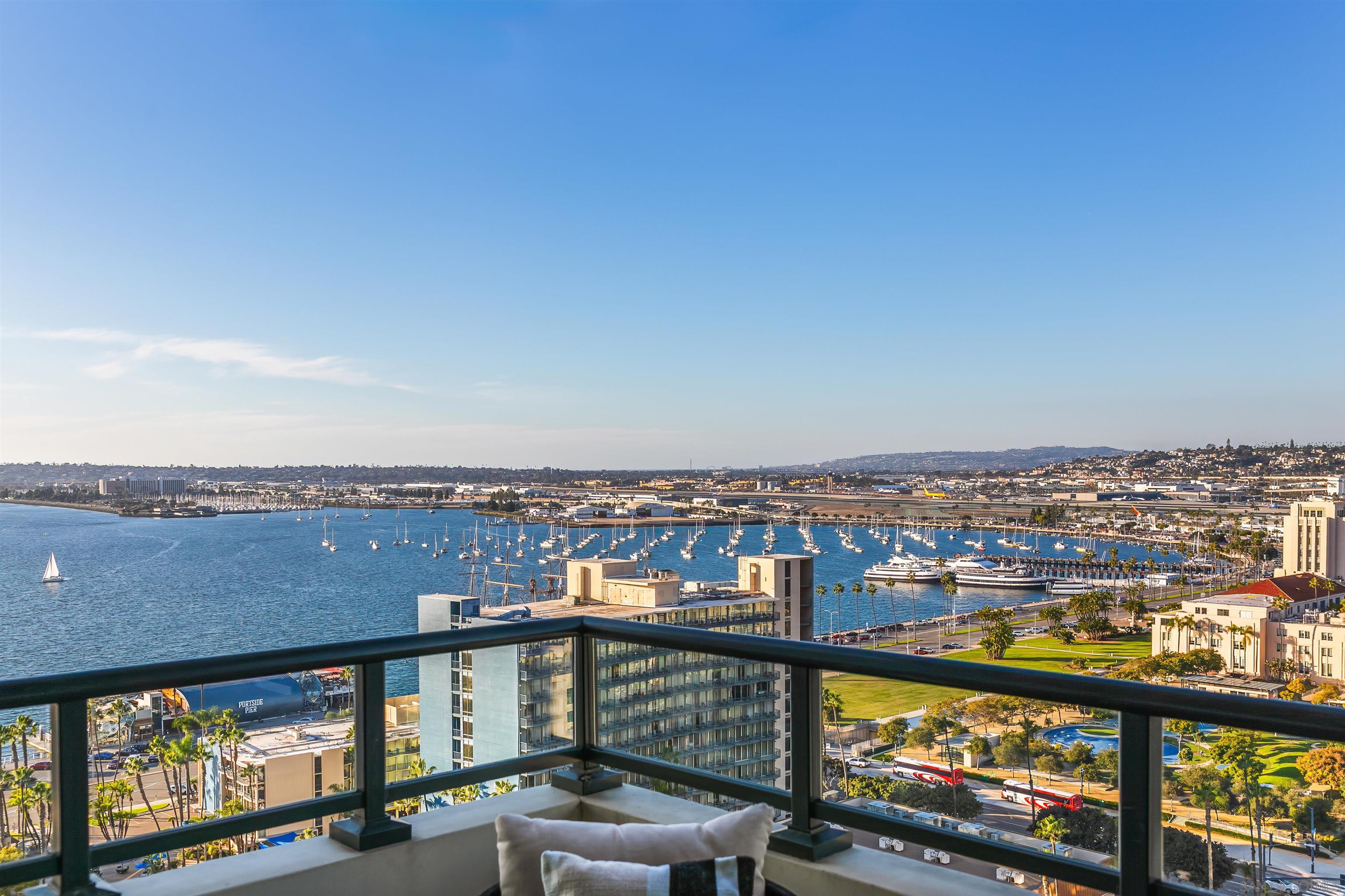 Detail Gallery Image 9 of 46 For 1205  Pacific Hwy  #2002,  San Diego,  CA 92101 - 2 Beds | 2 Baths