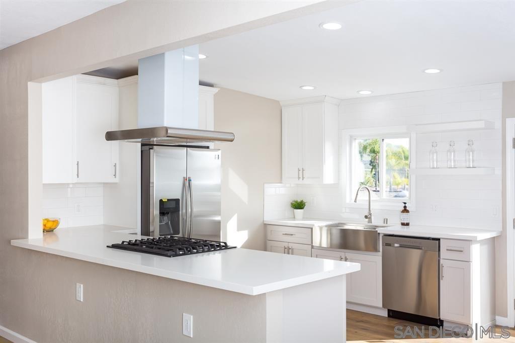 Detail Gallery Image 9 of 27 For 9745  Saint George St, Spring Valley,  CA 91977 - 4 Beds | 3 Baths