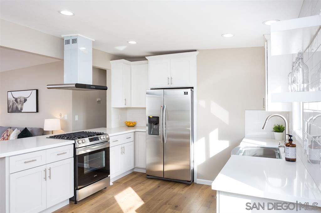 Detail Gallery Image 10 of 27 For 9745  Saint George St, Spring Valley,  CA 91977 - 4 Beds | 3 Baths