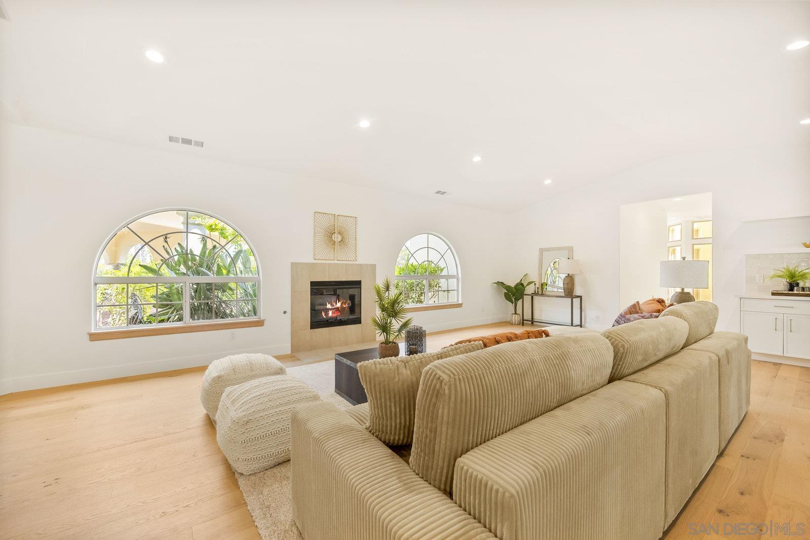 Detail Gallery Image 11 of 60 For 17601  Valle Verde, Poway,  CA 92064 - 5 Beds | 3/1 Baths