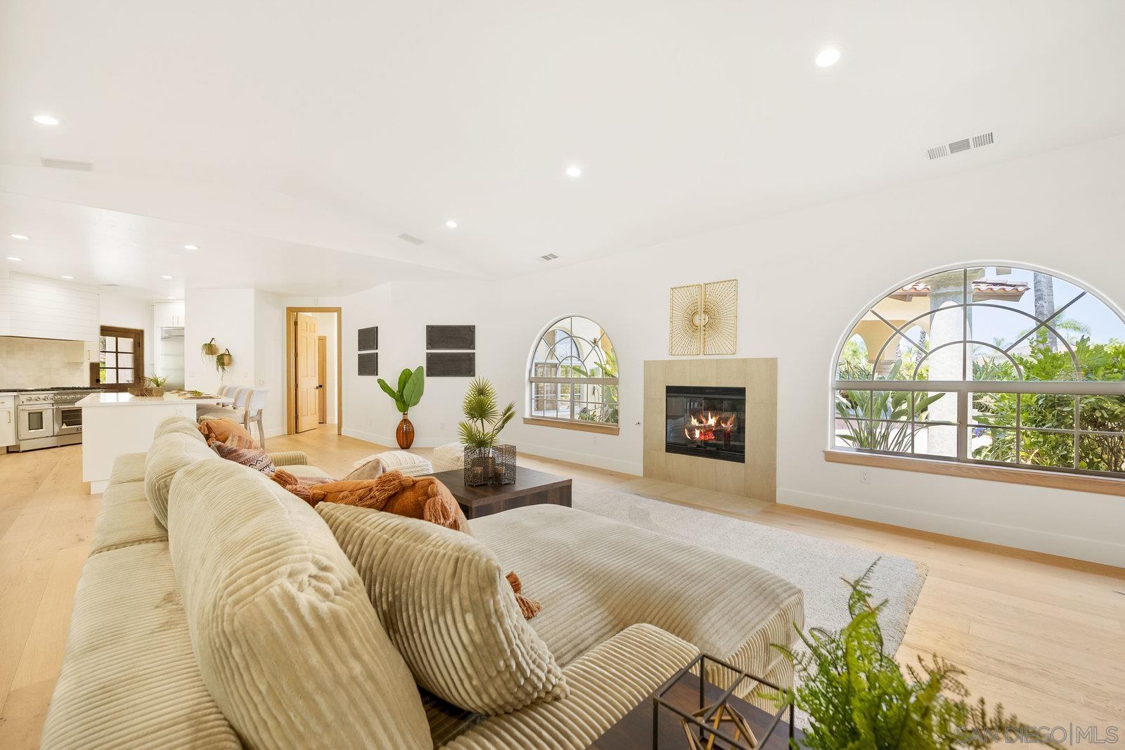 Detail Gallery Image 14 of 60 For 17601  Valle Verde, Poway,  CA 92064 - 5 Beds | 3/1 Baths