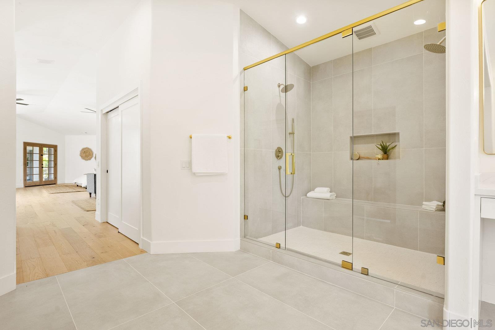 Detail Gallery Image 19 of 60 For 17601  Valle Verde, Poway,  CA 92064 - 5 Beds | 3/1 Baths