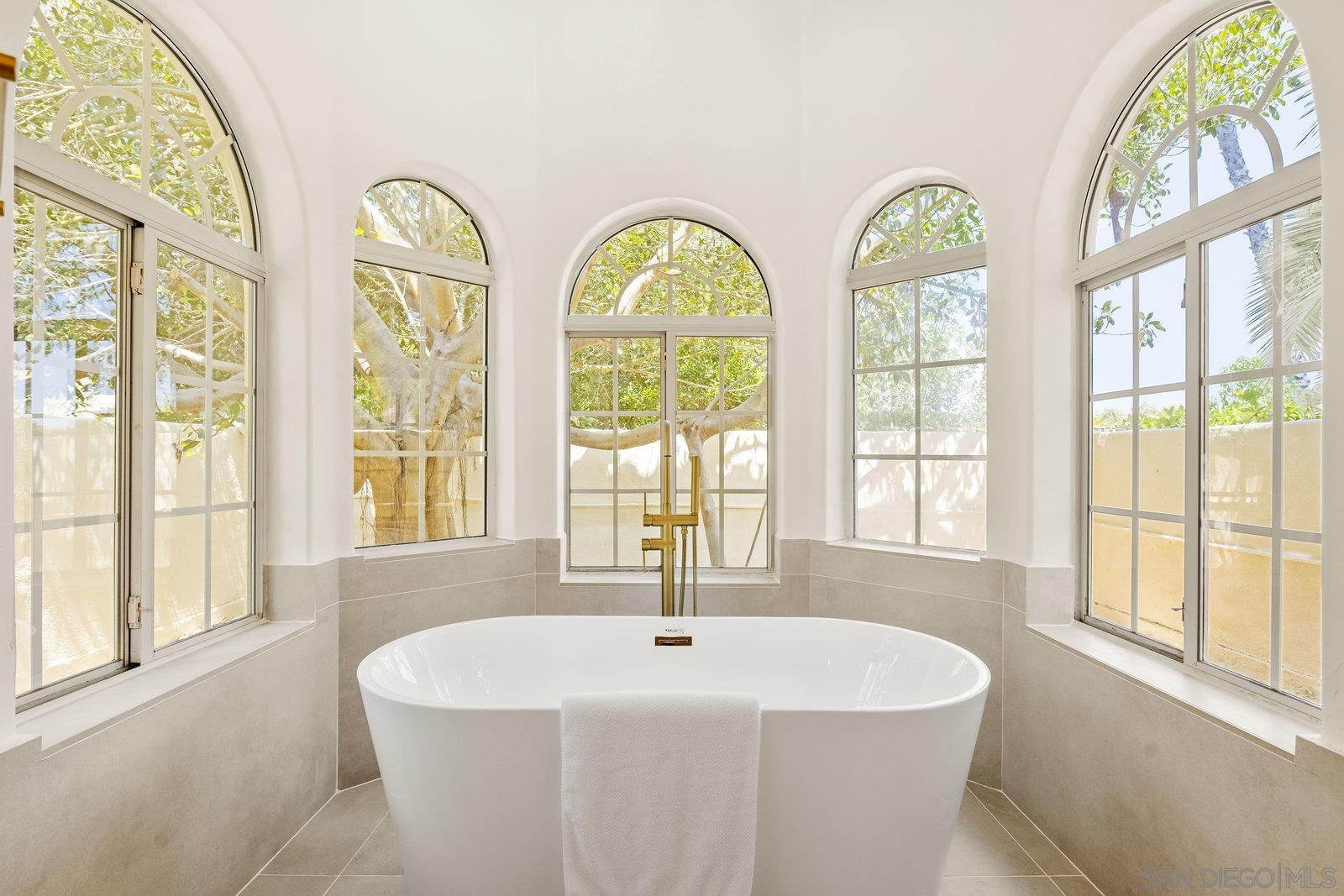 Detail Gallery Image 20 of 60 For 17601  Valle Verde, Poway,  CA 92064 - 5 Beds | 3/1 Baths