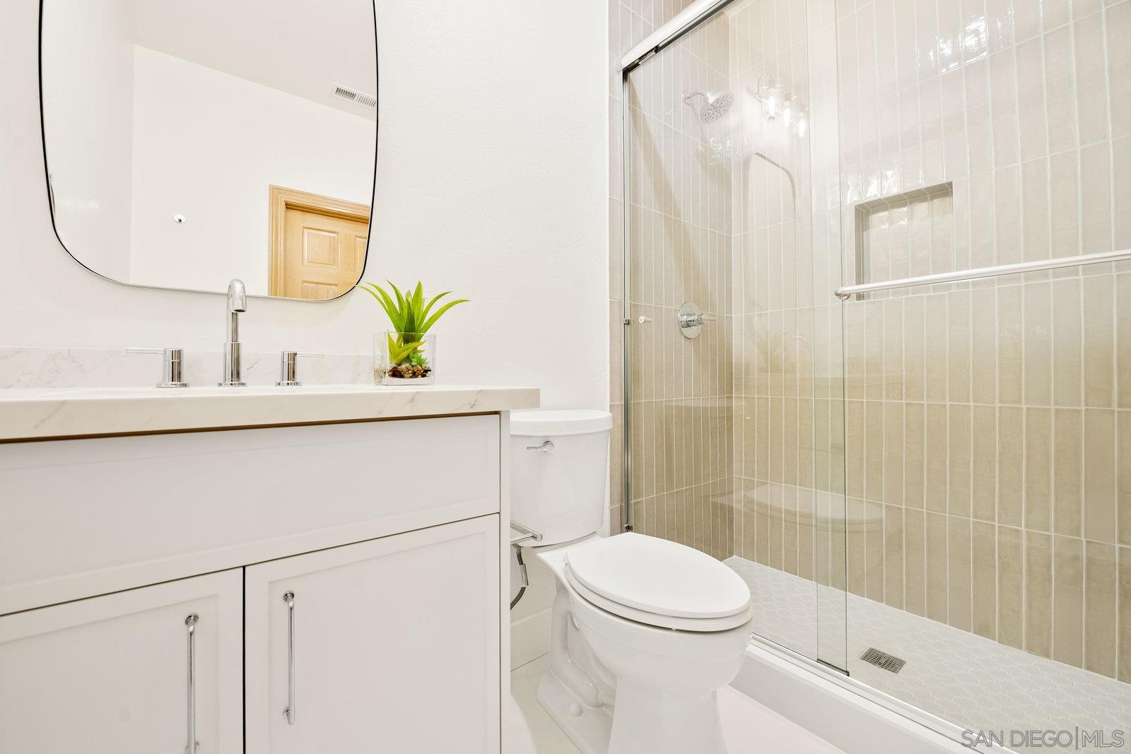 Detail Gallery Image 44 of 60 For 17601  Valle Verde, Poway,  CA 92064 - 5 Beds | 3/1 Baths