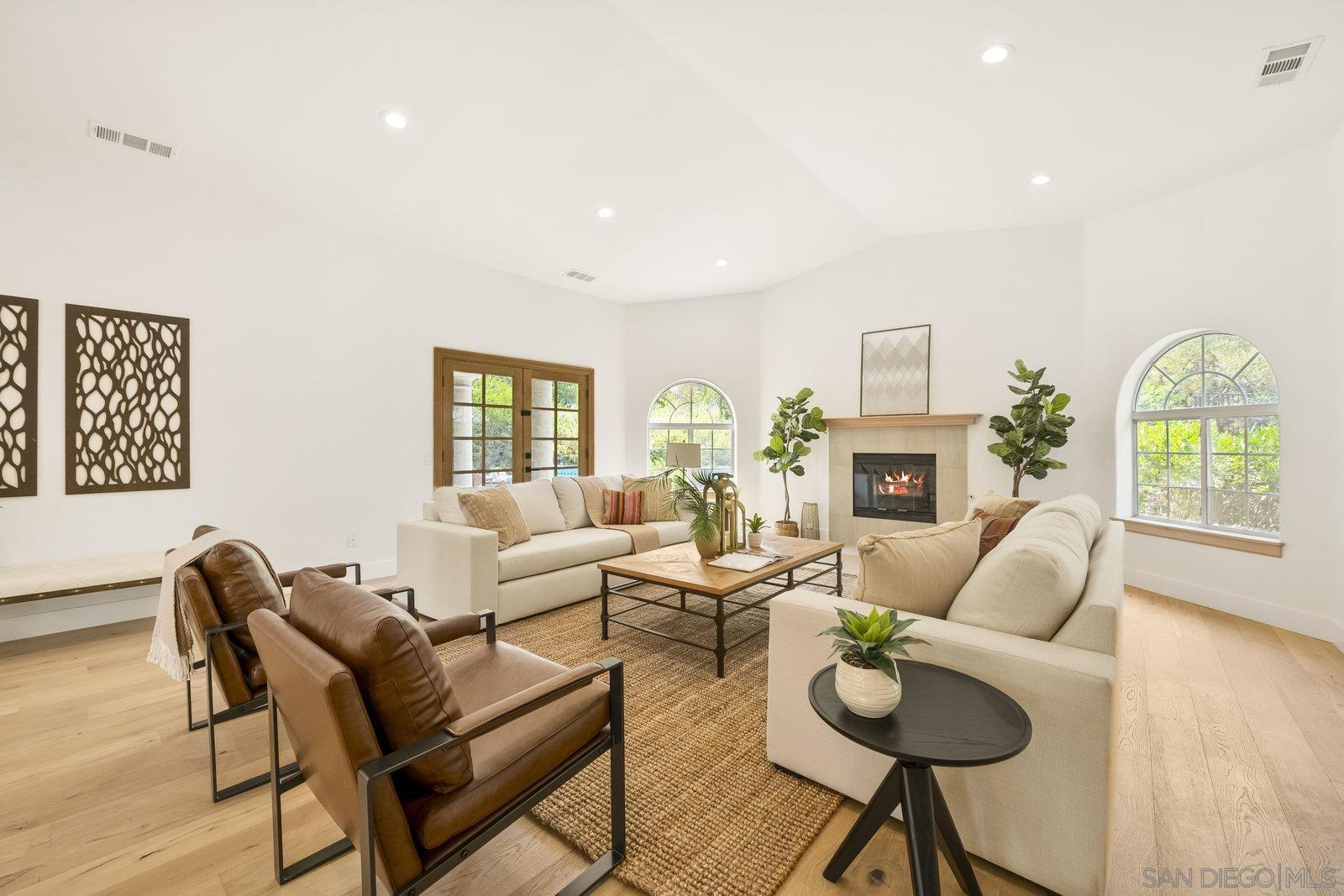 Detail Gallery Image 10 of 60 For 17601  Valle Verde, Poway,  CA 92064 - 5 Beds | 3/1 Baths