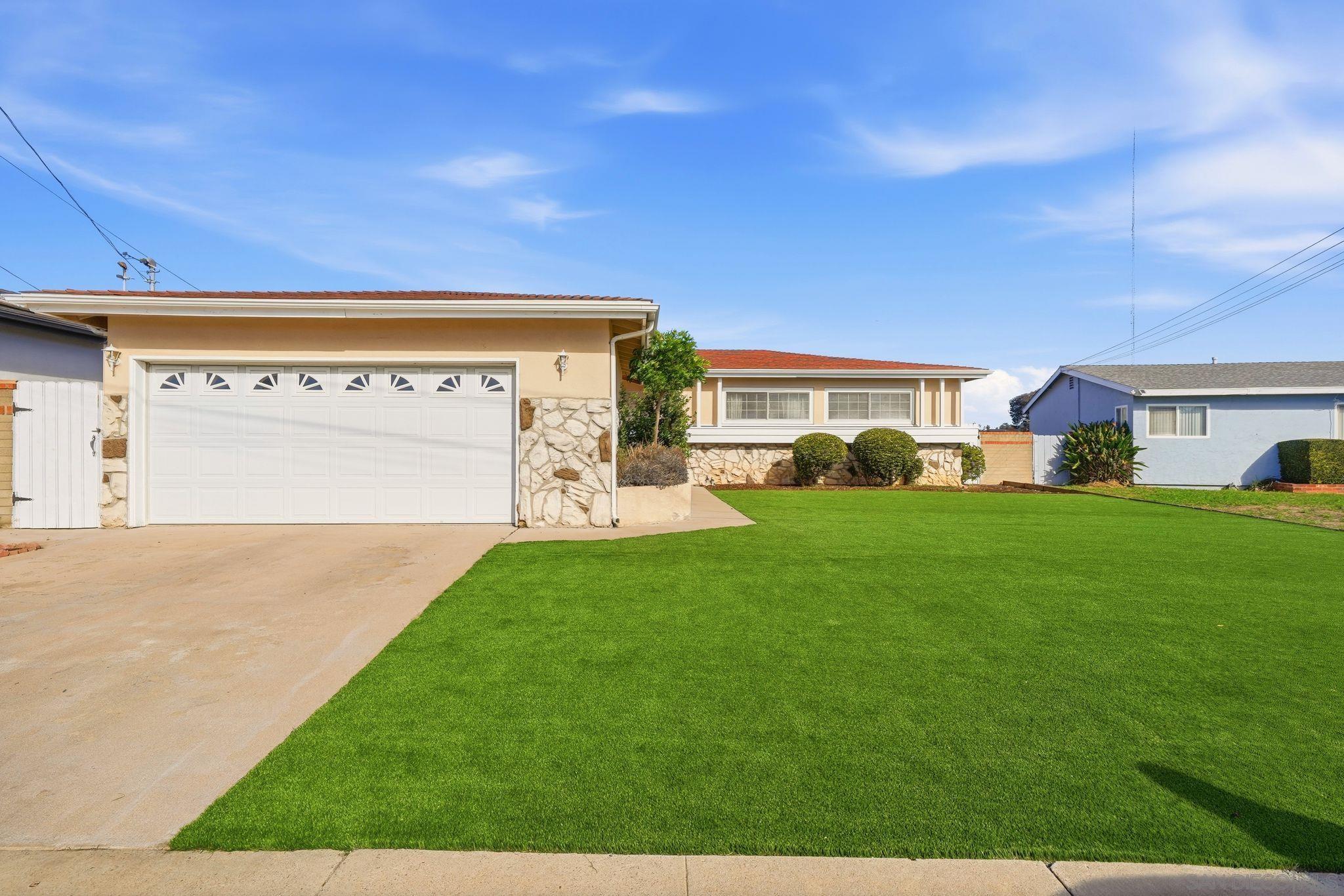 Front Image Thumbnail for SD250045324