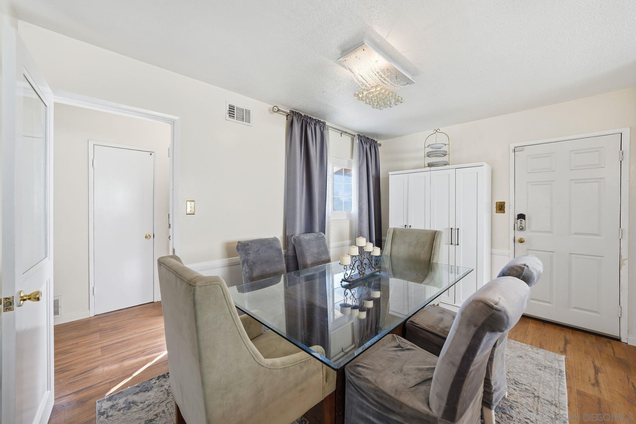 Detail Gallery Image 14 of 40 For 4950  Dafter Dr, San Diego,  CA 92102 - 4 Beds | 2 Baths