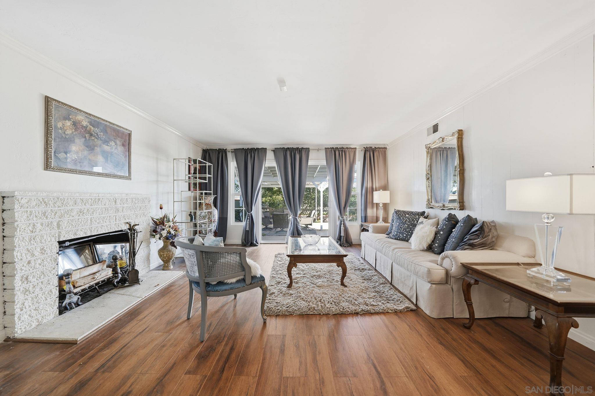 Detail Gallery Image 3 of 40 For 4950  Dafter Dr, San Diego,  CA 92102 - 4 Beds | 2 Baths