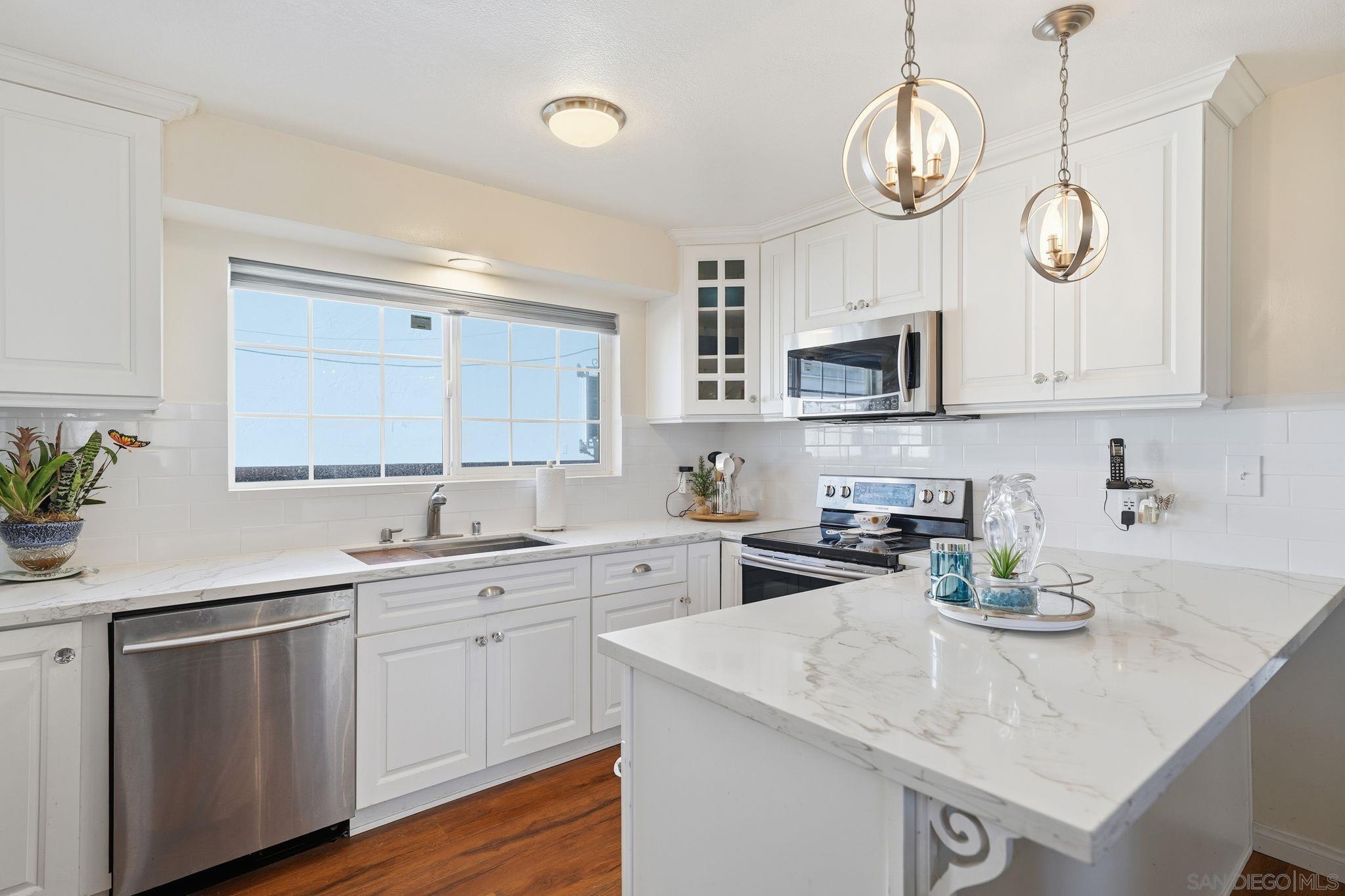 Detail Gallery Image 7 of 40 For 4950  Dafter Dr, San Diego,  CA 92102 - 4 Beds | 2 Baths