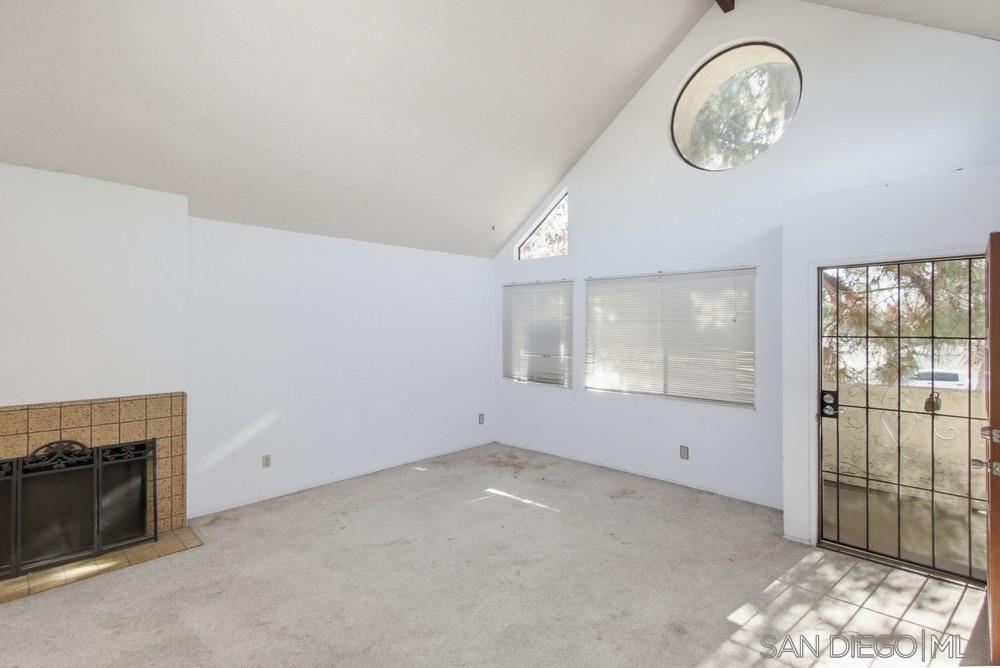 Detail Gallery Image 11 of 40 For 387 N Melrose Dr  #D,  Vista,  CA 92083 - 2 Beds | 2 Baths