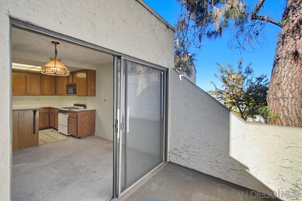 Detail Gallery Image 19 of 40 For 387 N Melrose Dr  #D,  Vista,  CA 92083 - 2 Beds | 2 Baths