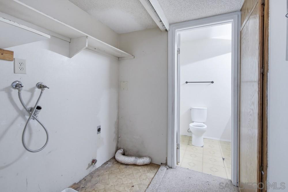 Detail Gallery Image 20 of 40 For 387 N Melrose Dr  #D,  Vista,  CA 92083 - 2 Beds | 2 Baths