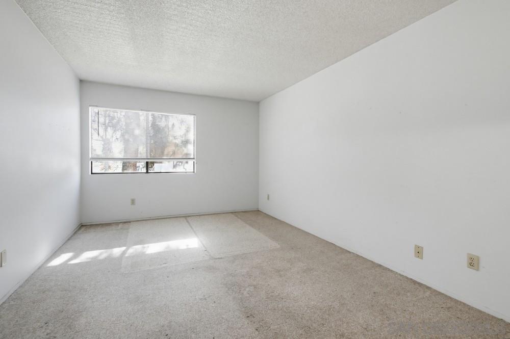 Detail Gallery Image 25 of 40 For 387 N Melrose Dr  #D,  Vista,  CA 92083 - 2 Beds | 2 Baths