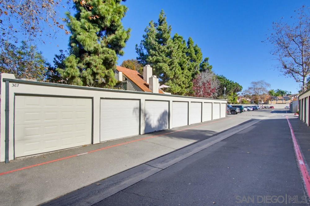 Detail Gallery Image 32 of 40 For 387 N Melrose Dr  #D,  Vista,  CA 92083 - 2 Beds | 2 Baths