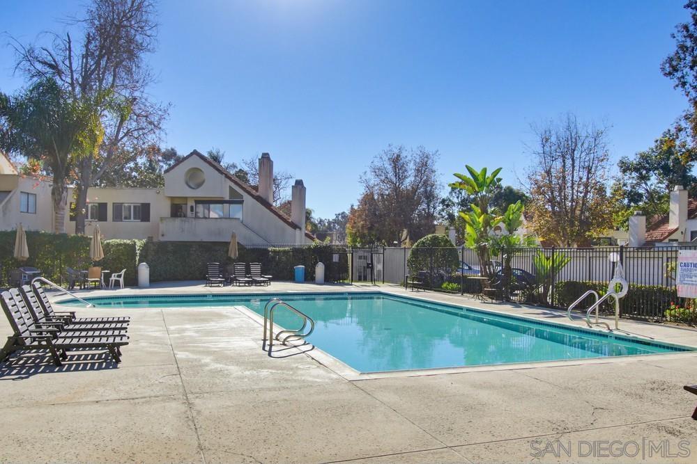 Detail Gallery Image 35 of 40 For 387 N Melrose Dr  #D,  Vista,  CA 92083 - 2 Beds | 2 Baths