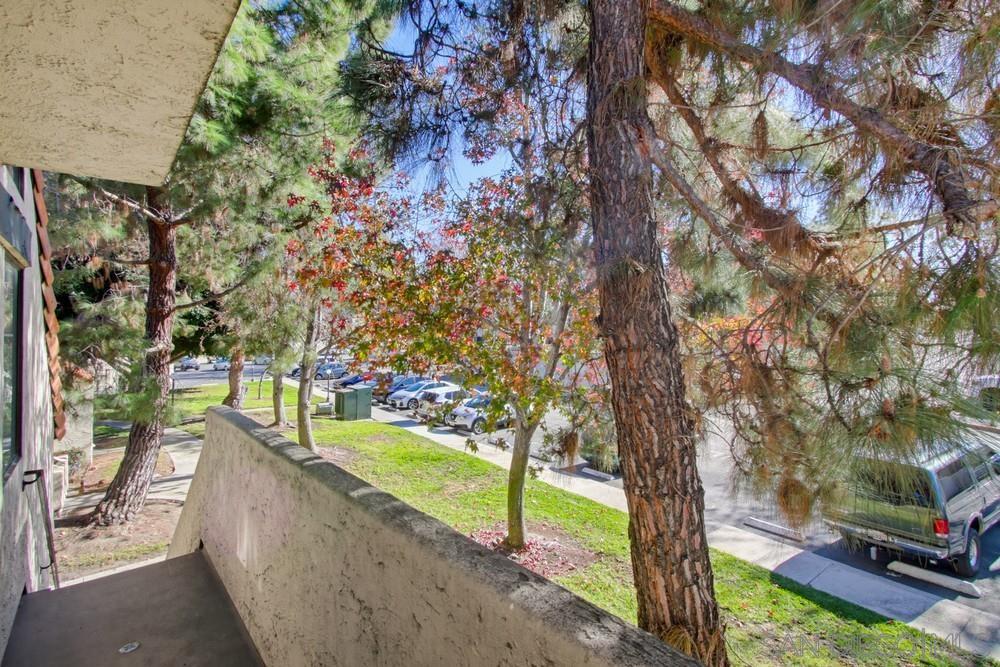 Detail Gallery Image 7 of 40 For 387 N Melrose Dr  #D,  Vista,  CA 92083 - 2 Beds | 2 Baths