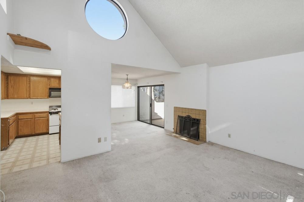 Detail Gallery Image 8 of 40 For 387 N Melrose Dr  #D,  Vista,  CA 92083 - 2 Beds | 2 Baths