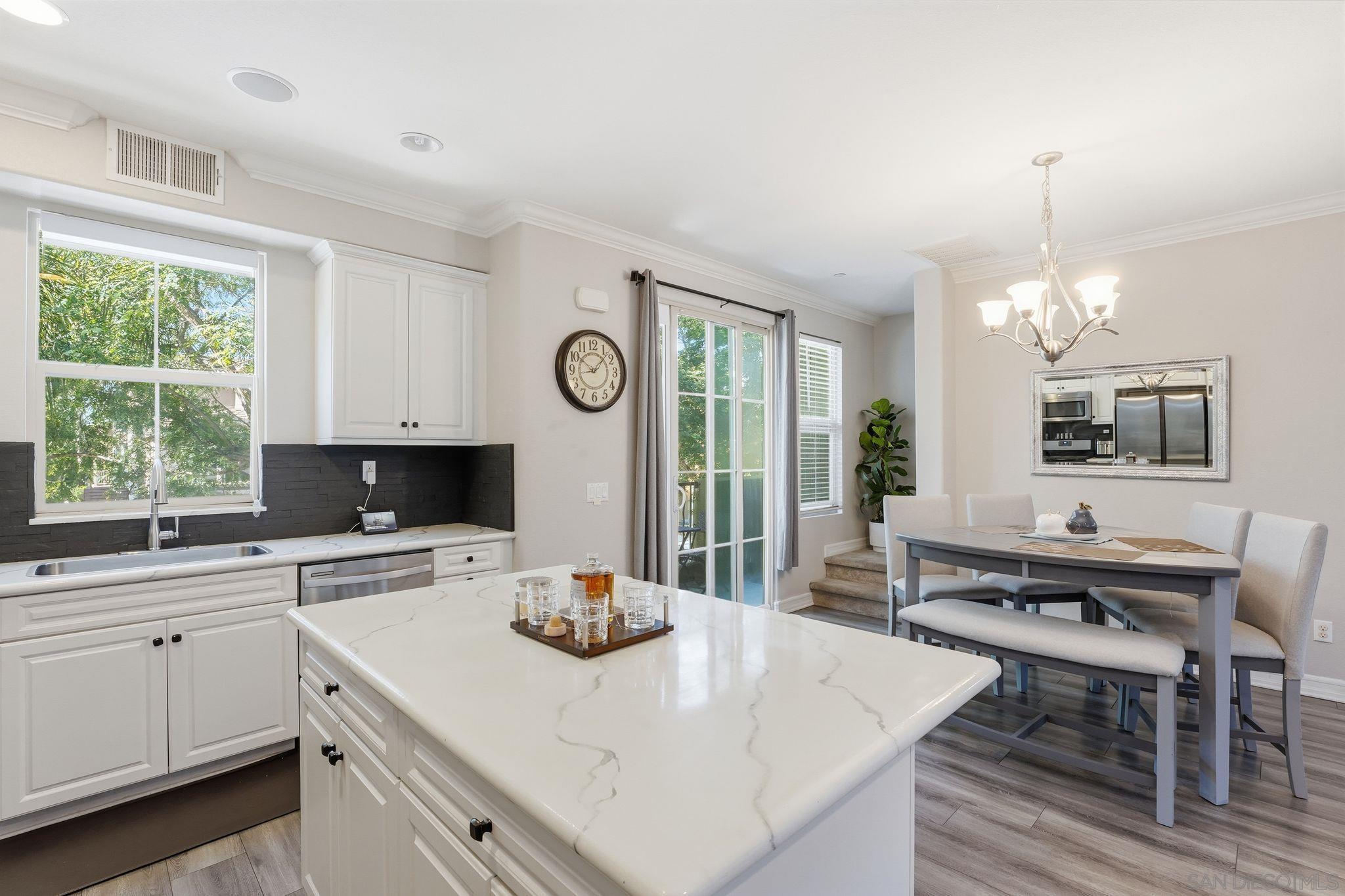 Detail Gallery Image 11 of 35 For 1830  Crimson Ct  #3,  Chula Vista,  CA 91913 - 2 Beds | 2/1 Baths