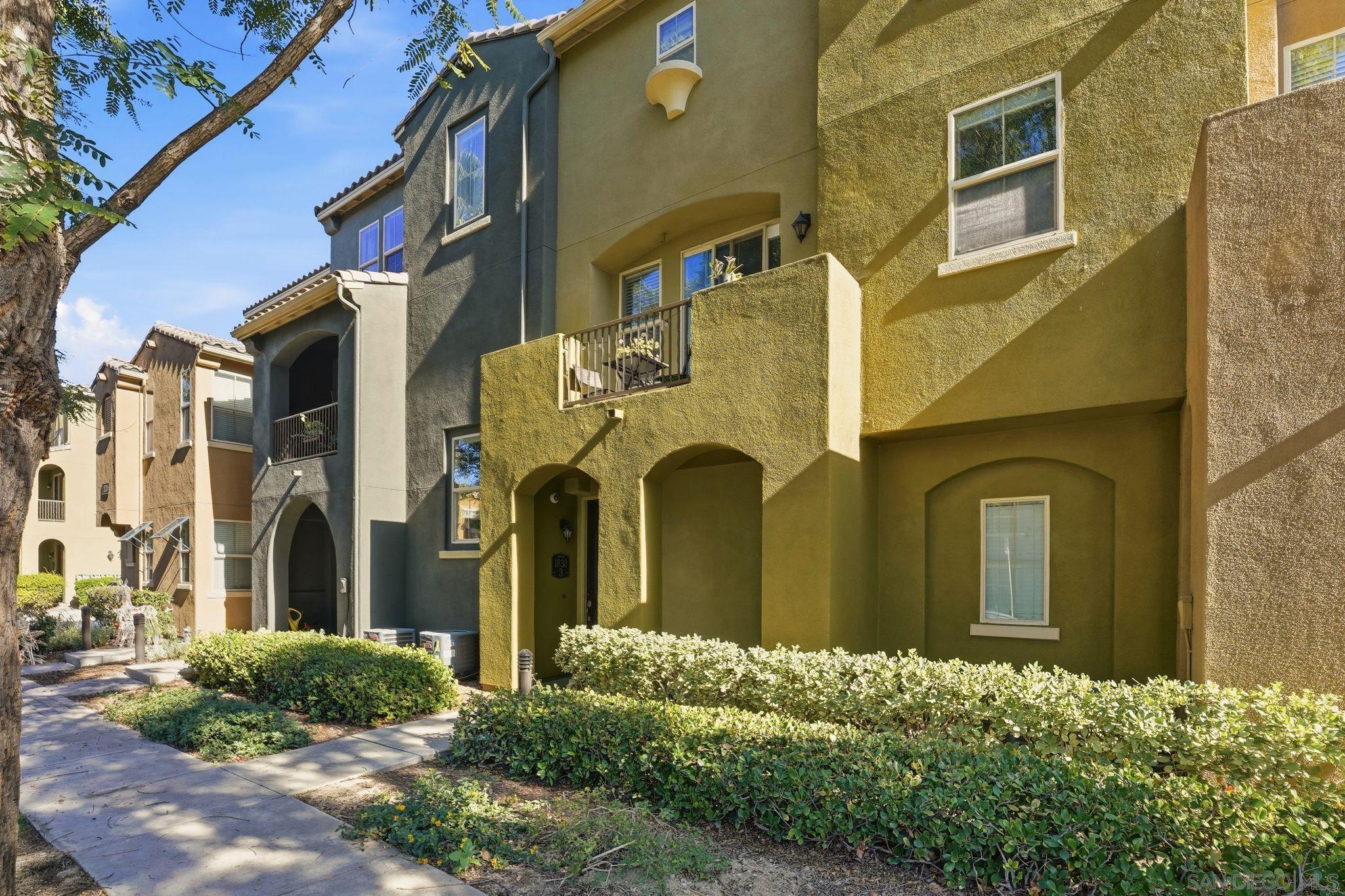 Detail Gallery Image 3 of 35 For 1830  Crimson Ct  #3,  Chula Vista,  CA 91913 - 2 Beds | 2/1 Baths