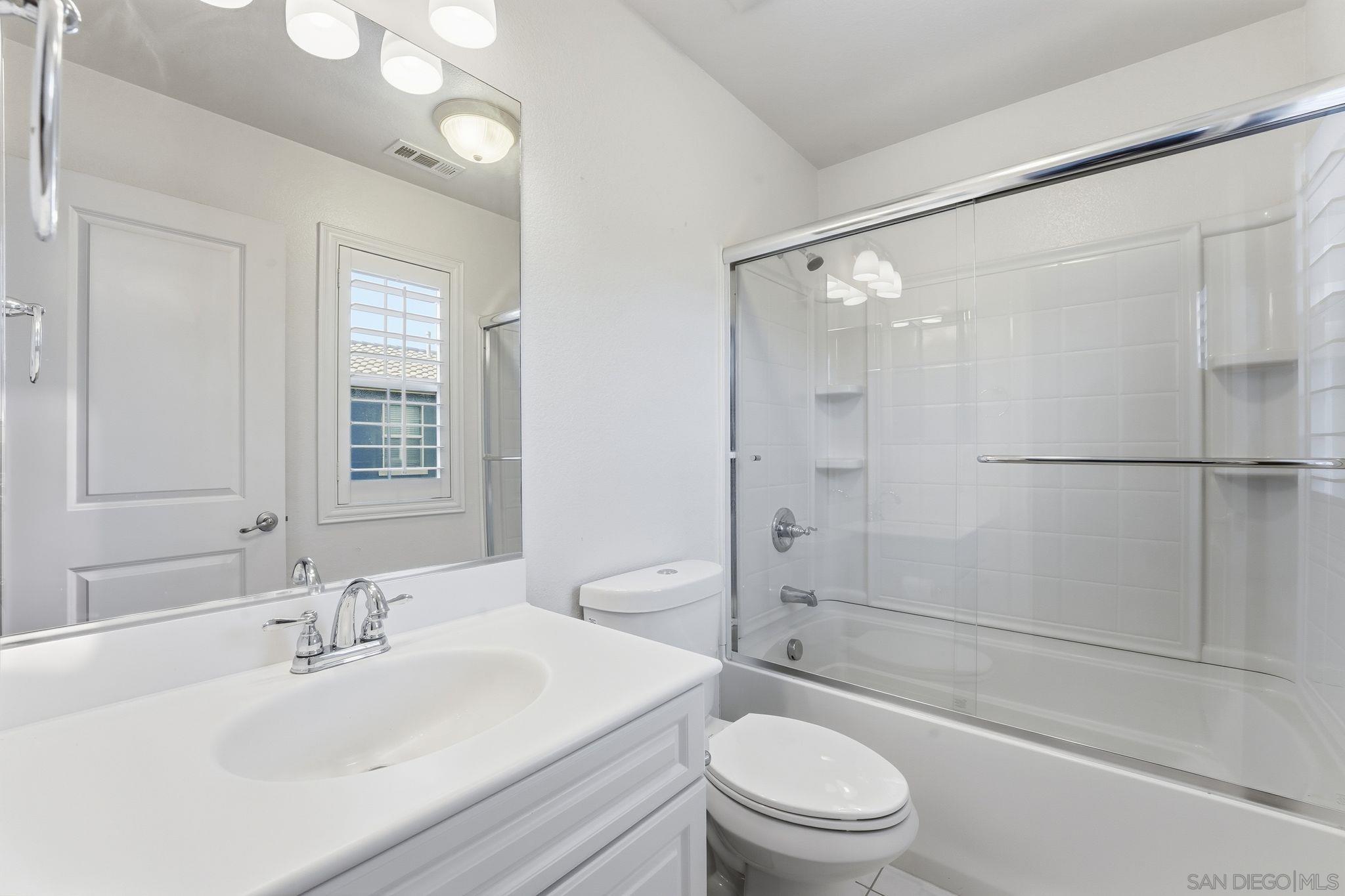 Detail Gallery Image 24 of 35 For 1830  Crimson Ct  #3,  Chula Vista,  CA 91913 - 2 Beds | 2/1 Baths