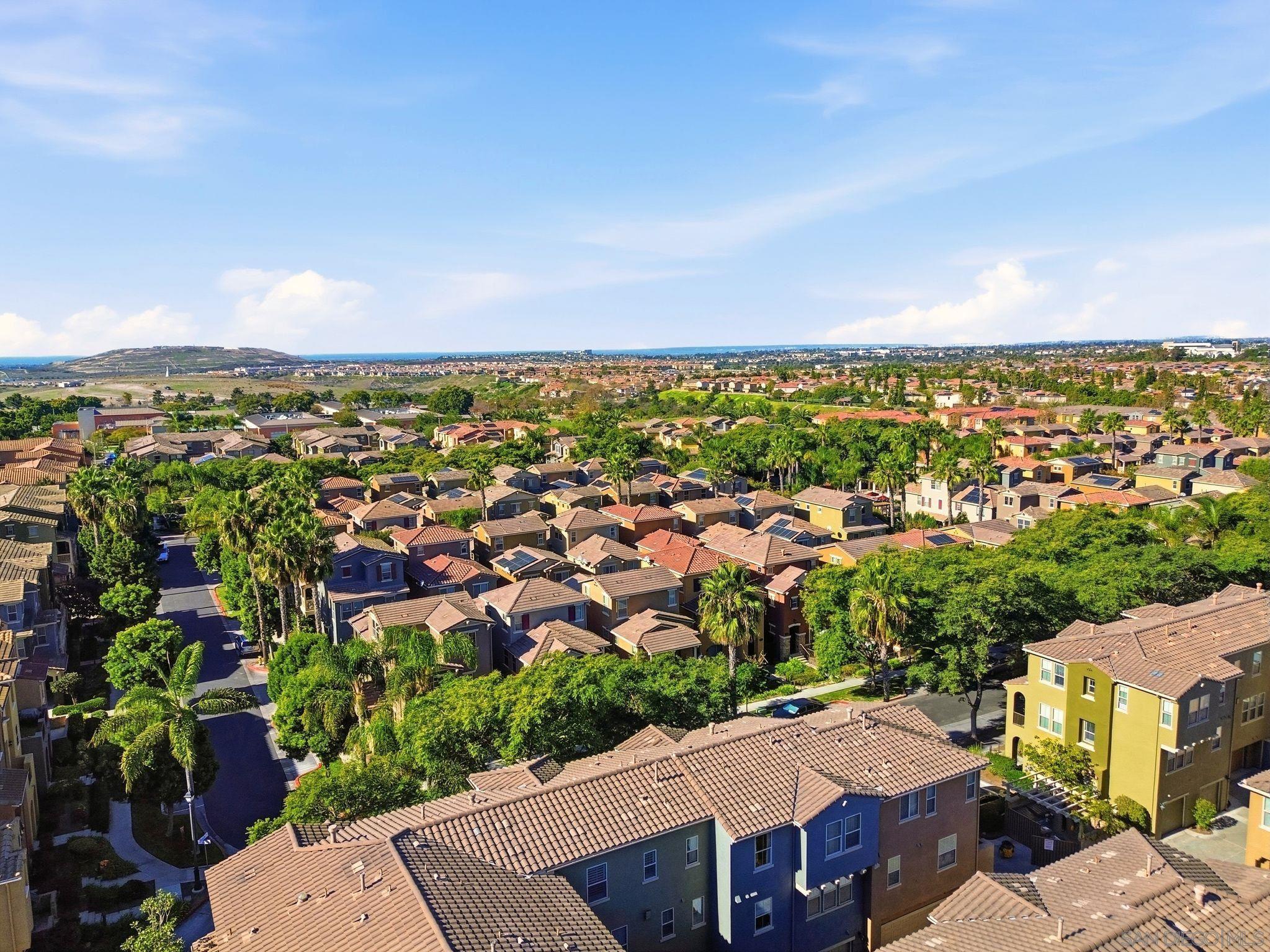 Detail Gallery Image 29 of 35 For 1830  Crimson Ct  #3,  Chula Vista,  CA 91913 - 2 Beds | 2/1 Baths