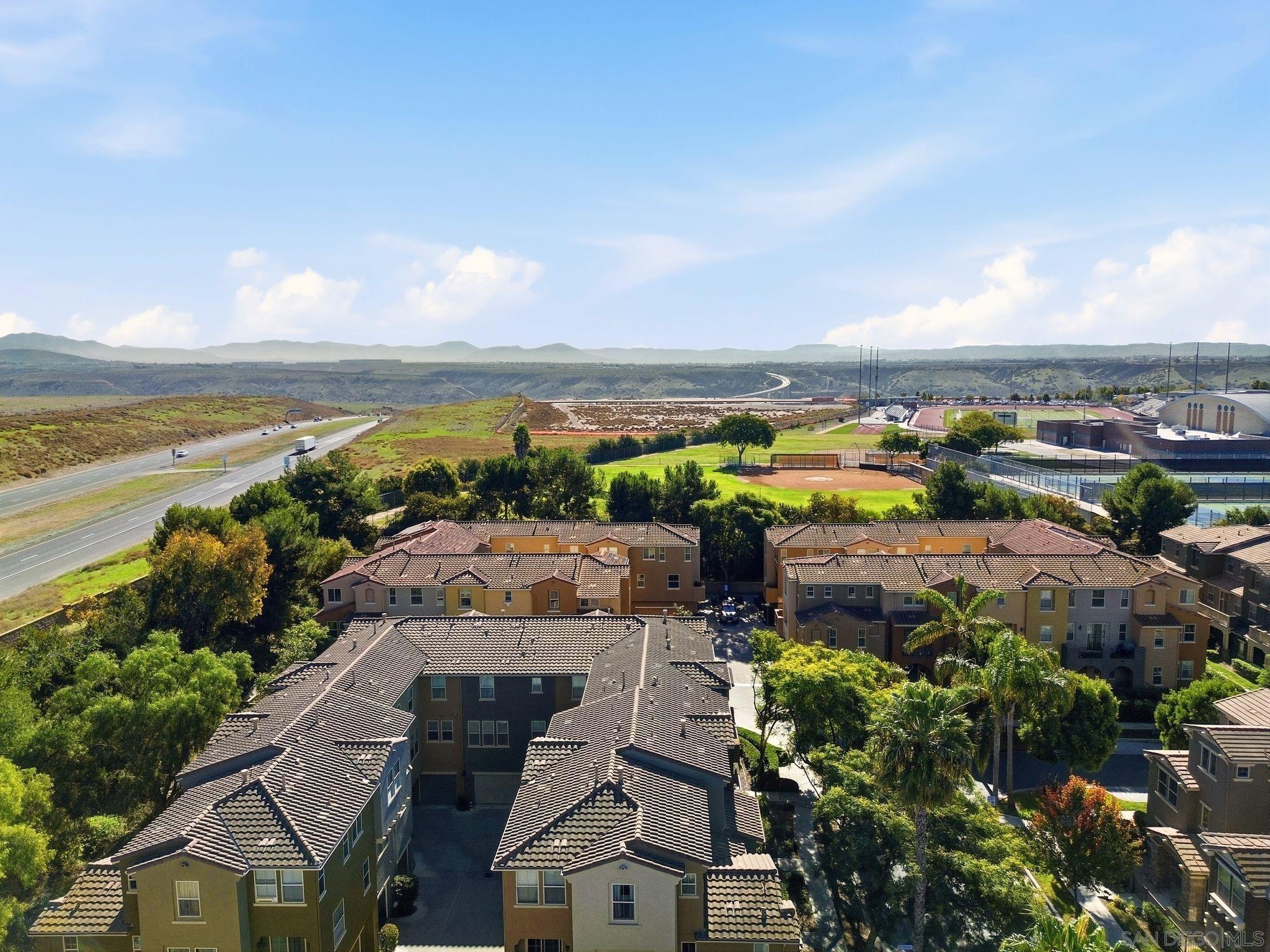 Detail Gallery Image 32 of 35 For 1830  Crimson Ct  #3,  Chula Vista,  CA 91913 - 2 Beds | 2/1 Baths