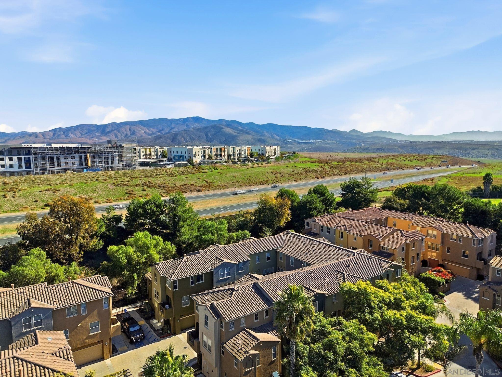 Detail Gallery Image 33 of 35 For 1830  Crimson Ct  #3,  Chula Vista,  CA 91913 - 2 Beds | 2/1 Baths