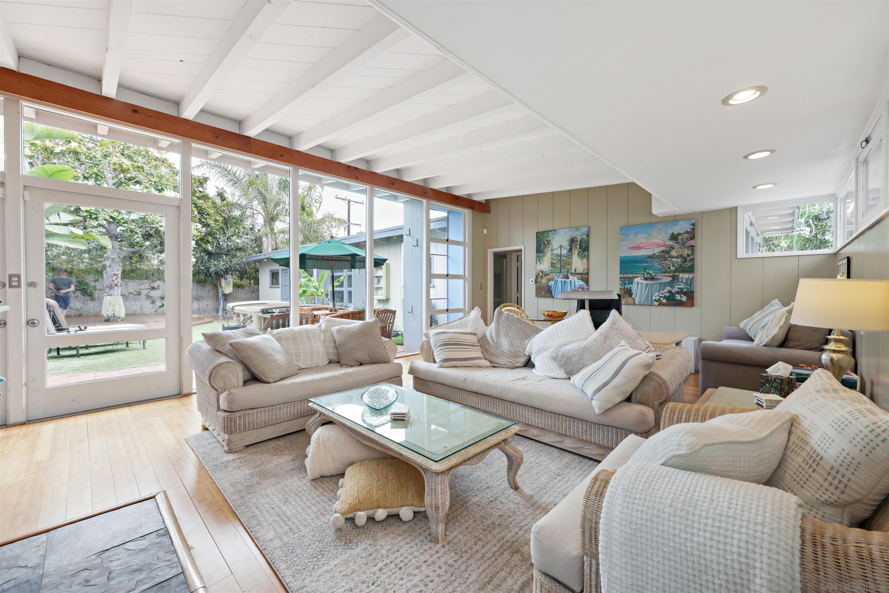 Detail Gallery Image 3 of 38 For 8260  Paseo Del Ocaso, La Jolla,  CA 92037 - 4 Beds | 2 Baths